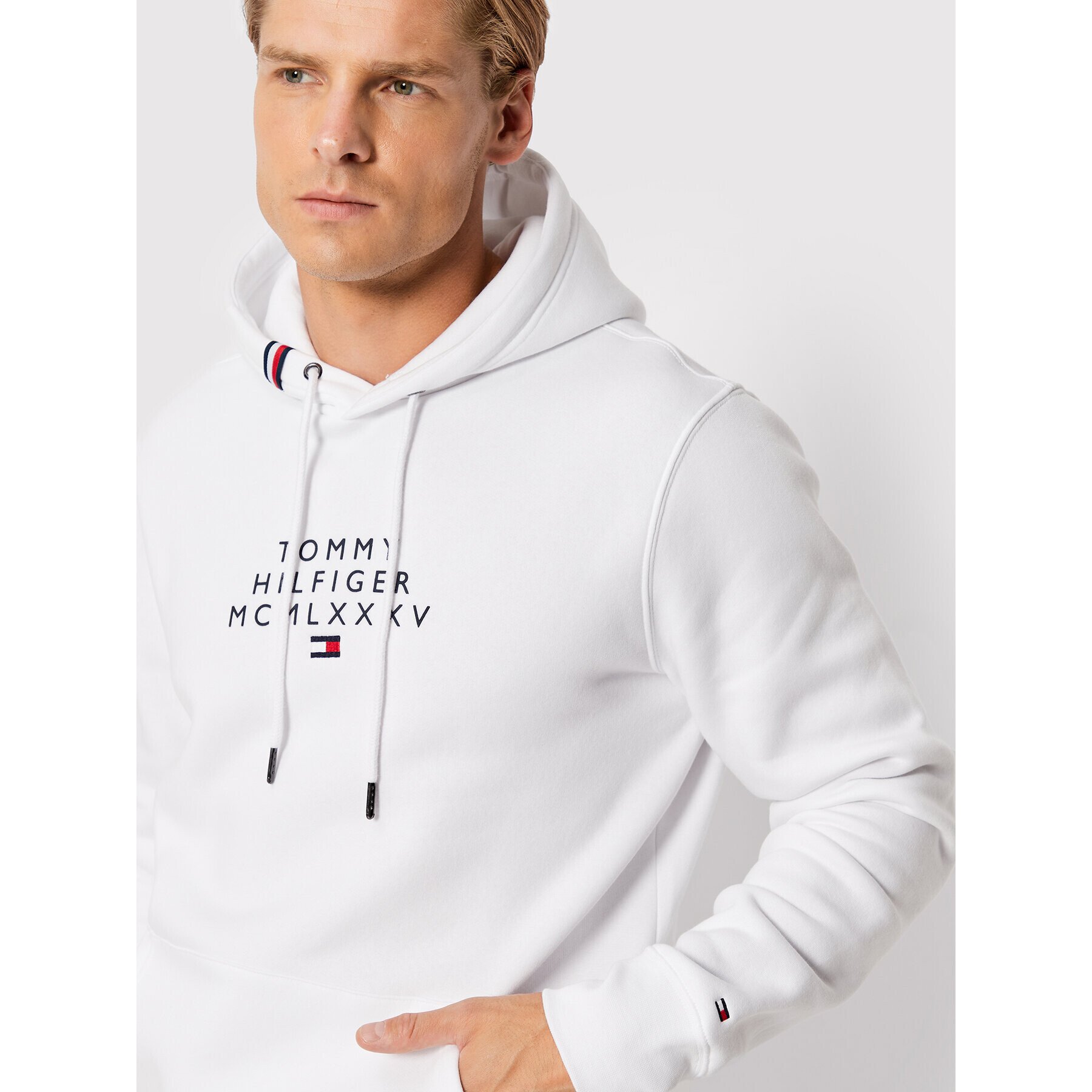 Tommy Hilfiger Суитшърт Centre Graphic MW0MW24538 Бял Regular Fit - Pepit.bg