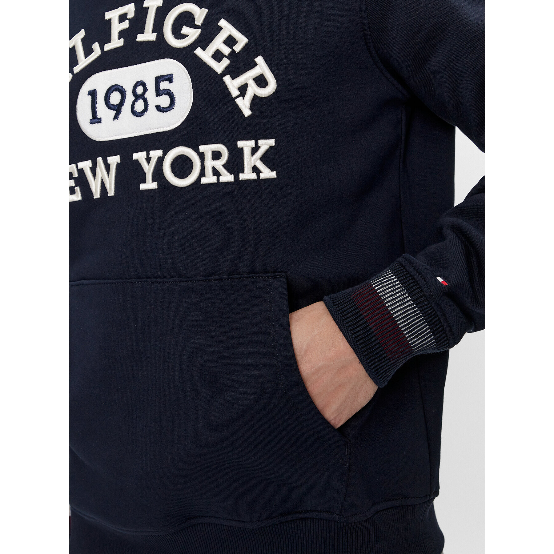 Tommy Hilfiger Суитшърт Collegiate MW0MW32682 Тъмносин Regular Fit - Pepit.bg