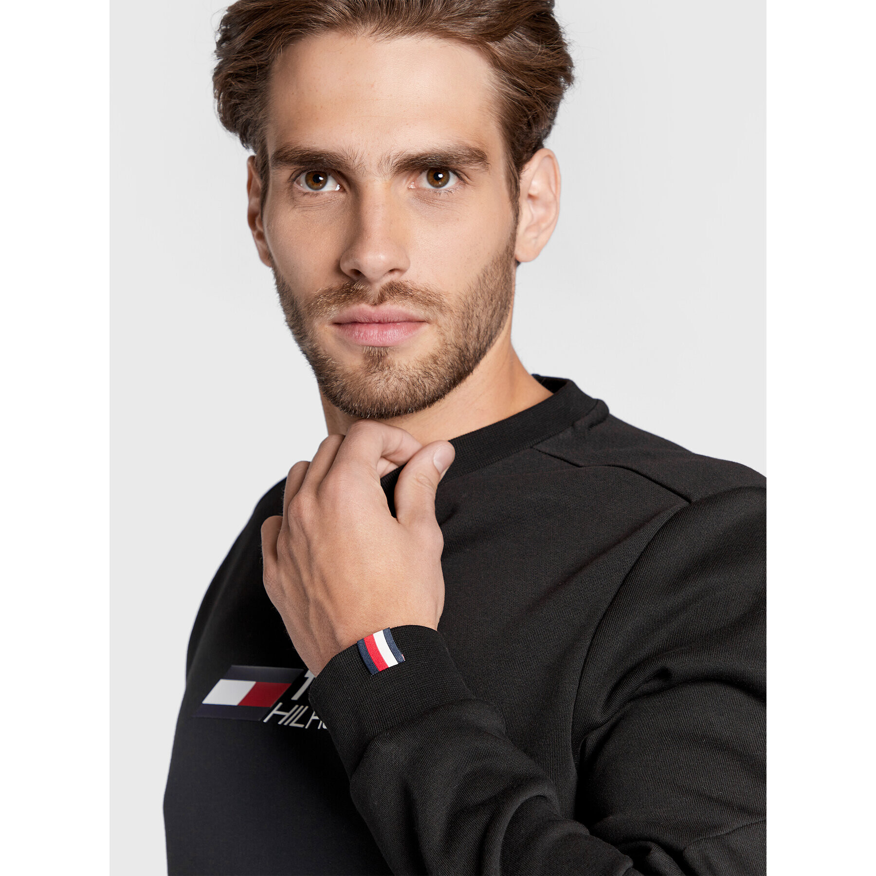 Tommy Hilfiger Суитшърт Essentials MW0MW27928 Черен Regular Fit - Pepit.bg
