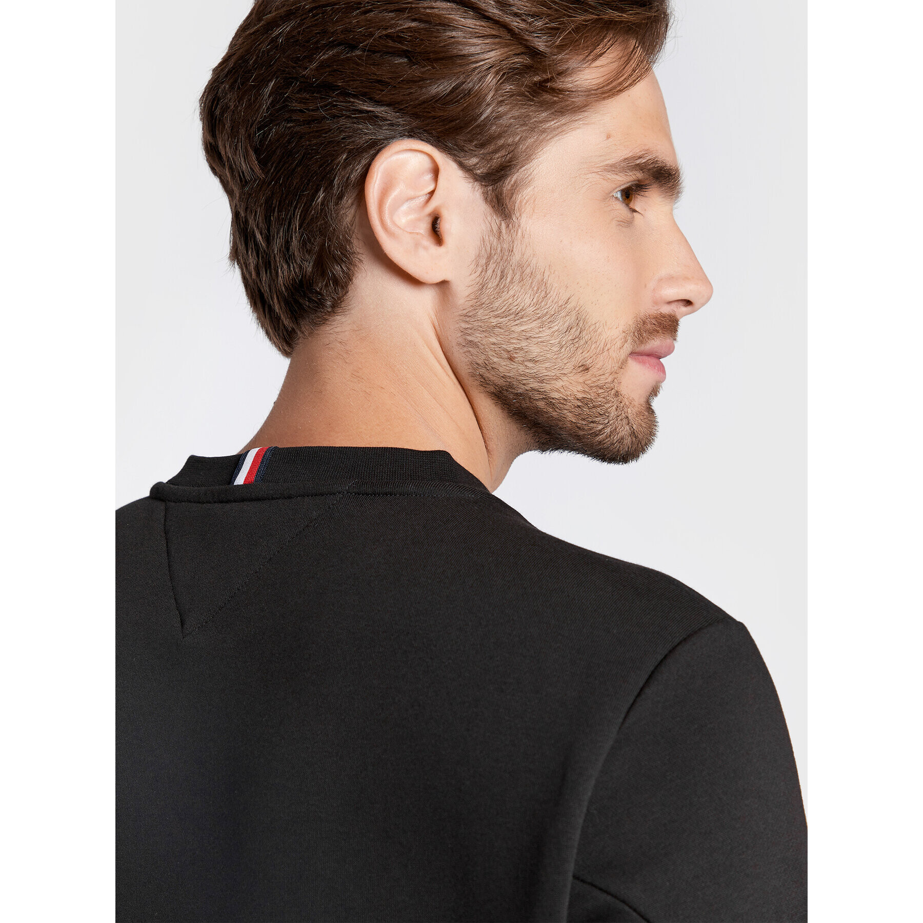 Tommy Hilfiger Суитшърт Essentials MW0MW27928 Черен Regular Fit - Pepit.bg