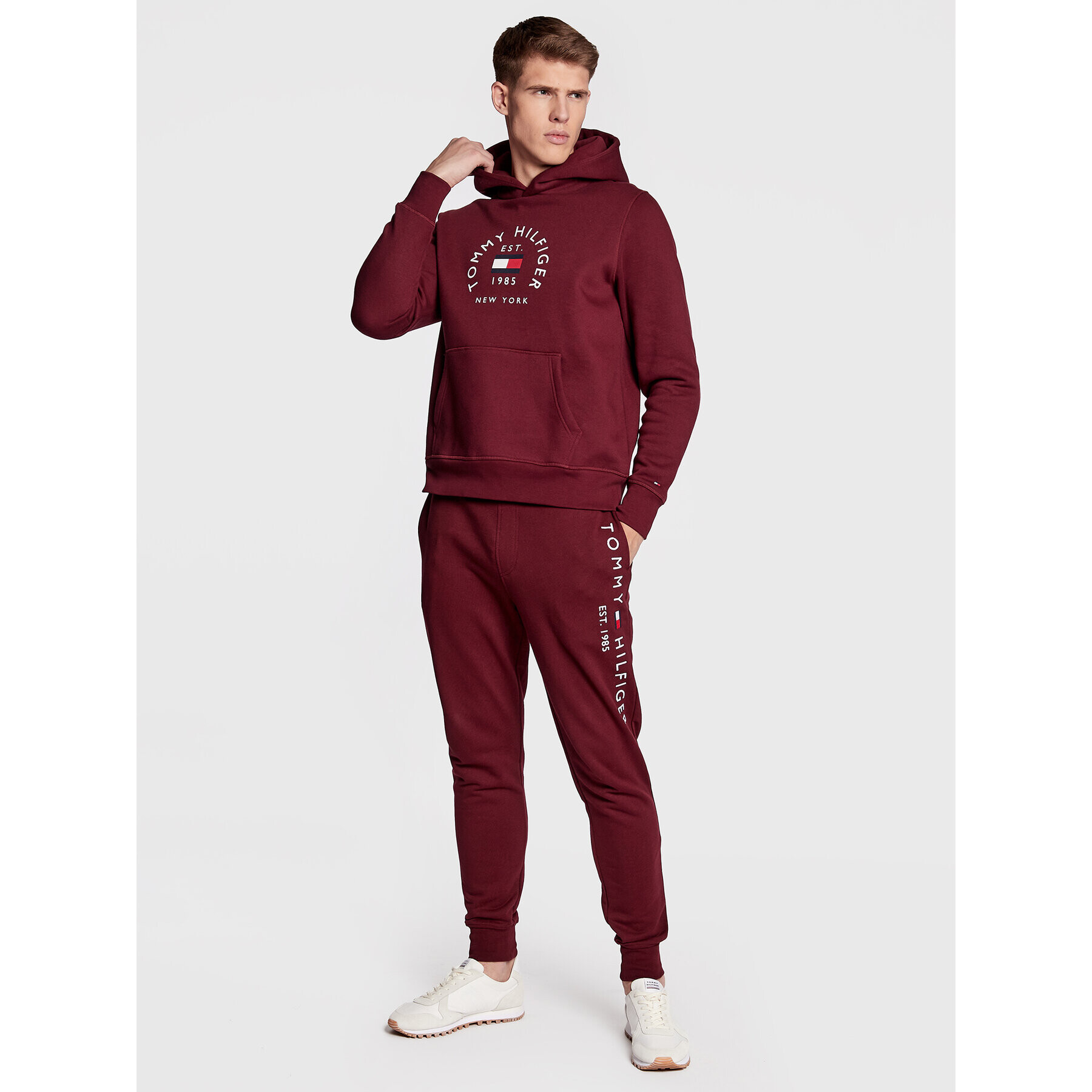 Tommy Hilfiger Суитшърт Flag Arch MW0MW27842 Бордо Regular Fit - Pepit.bg