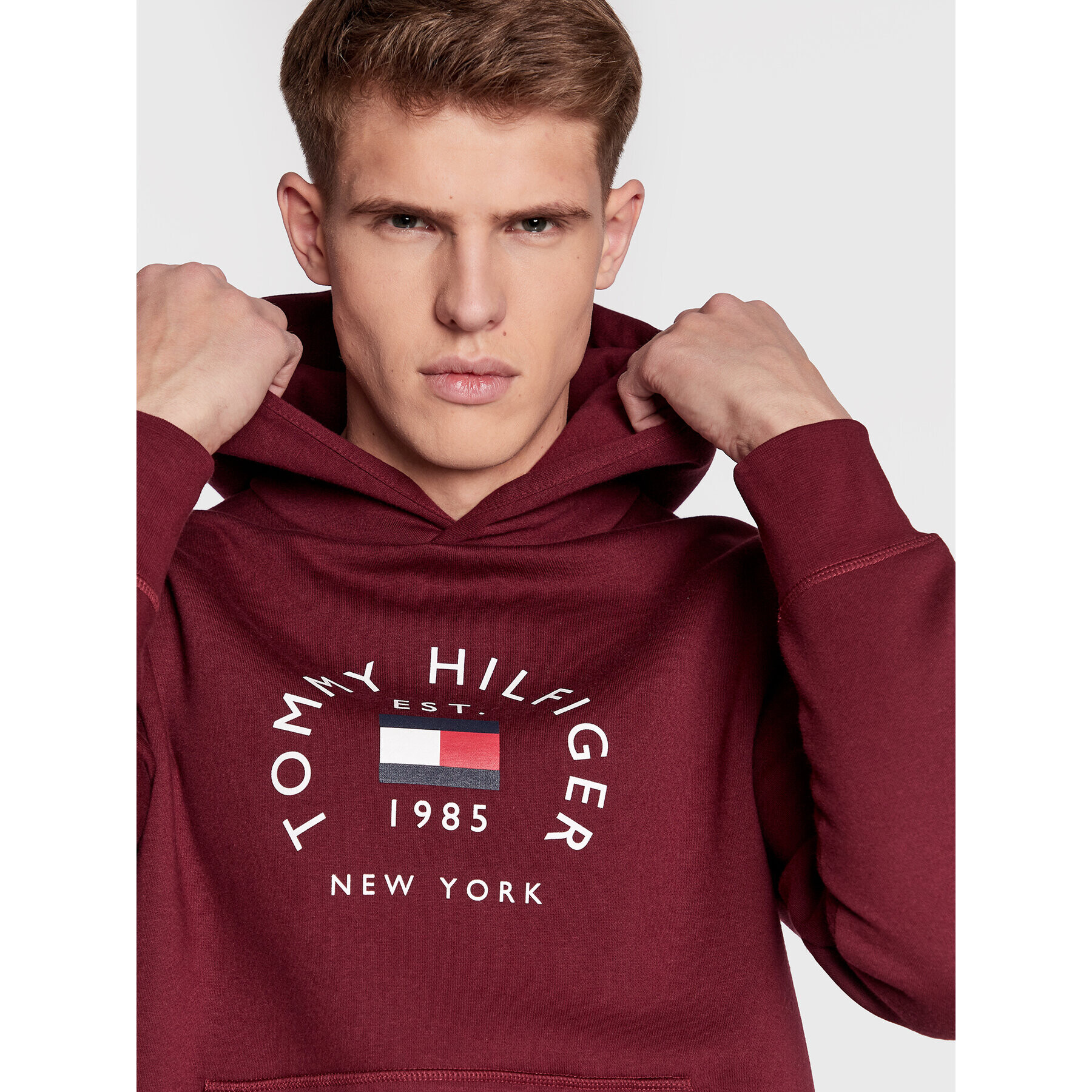 Tommy Hilfiger Суитшърт Flag Arch MW0MW27842 Бордо Regular Fit - Pepit.bg