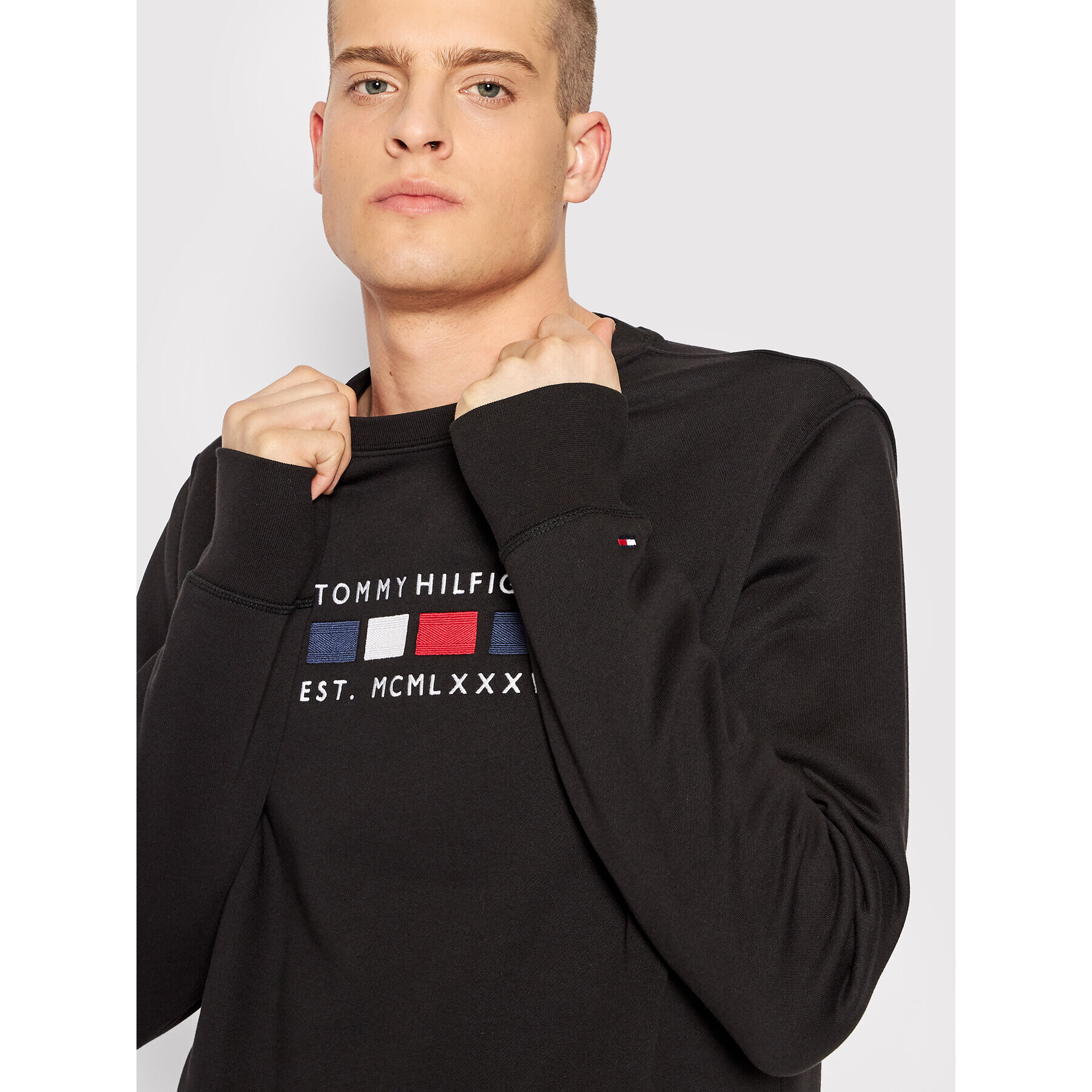 Tommy Hilfiger Суитшърт Four Flags MW0MW20133 Черен Regular Fit - Pepit.bg