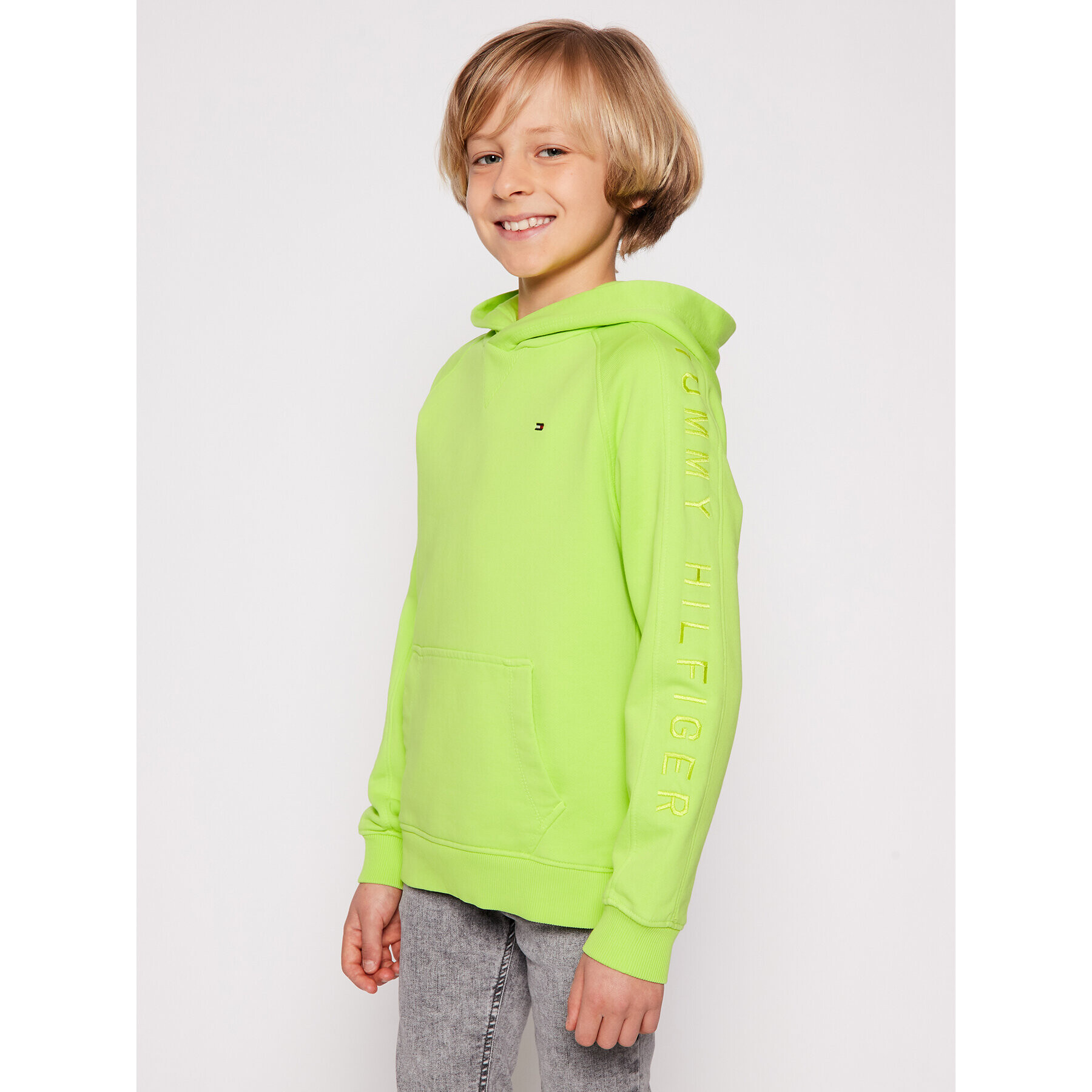 Tommy Hilfiger Суитшърт Gmd Sleeve Artwork KB0KB06566 D Зелен Regular Fit - Pepit.bg