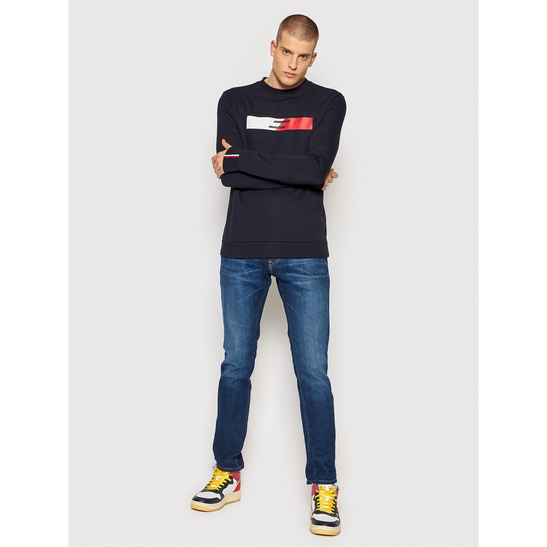 Tommy Hilfiger Суитшърт Graphic Crew MW0MW19762 Тъмносин Regular Fit - Pepit.bg