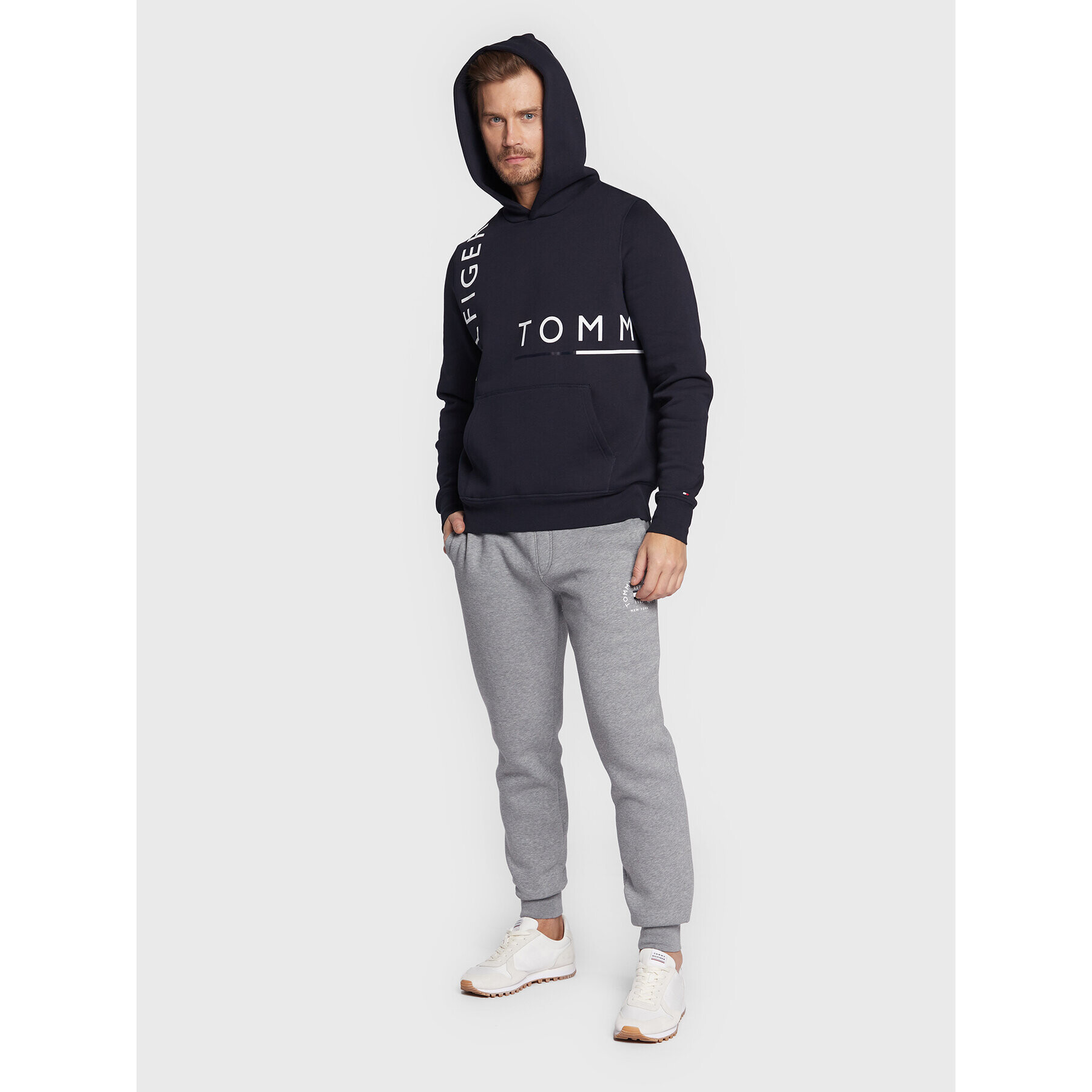 Tommy Hilfiger Суитшърт Graphic Off Placement MW0MW28760 Тъмносин Regular Fit - Pepit.bg