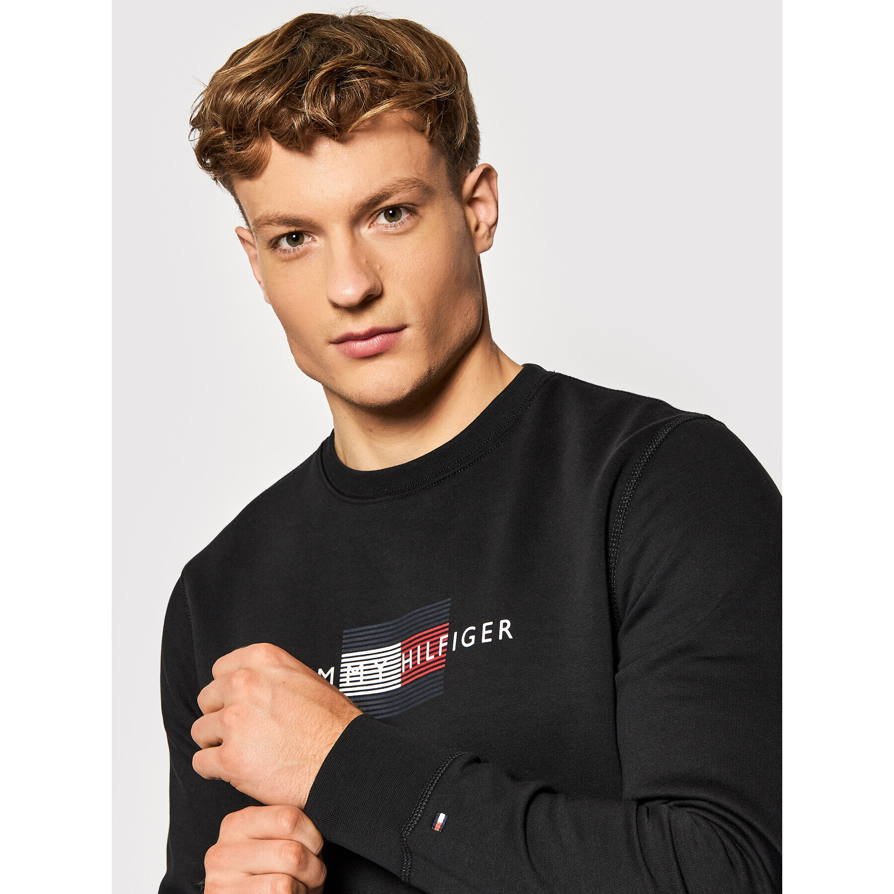Tommy Hilfiger Суитшърт Lines MW0MW20118 Черен Regular Fit - Pepit.bg