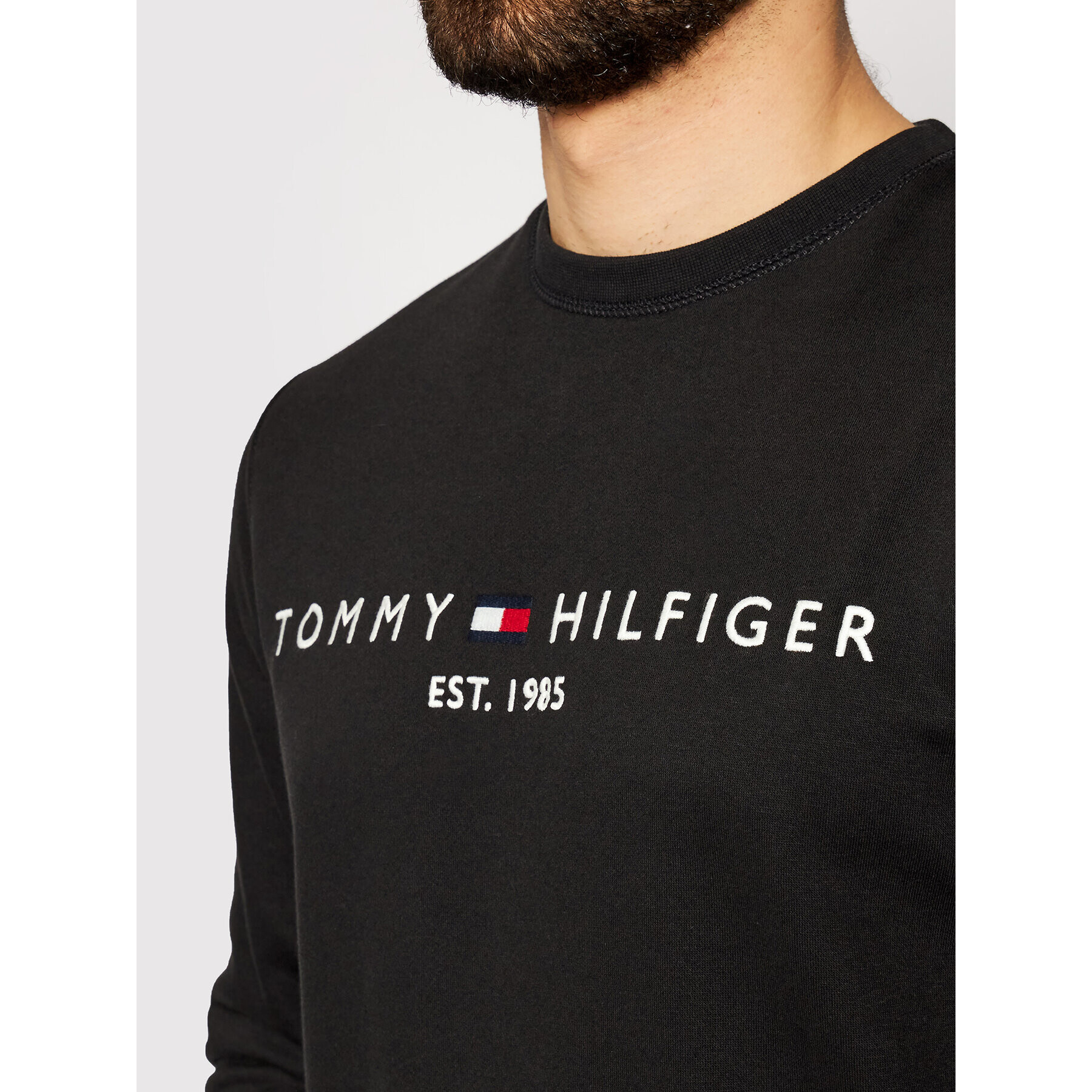 Tommy Hilfiger Суитшърт Logo MW0MW11596 Черен Regular Fit - Pepit.bg