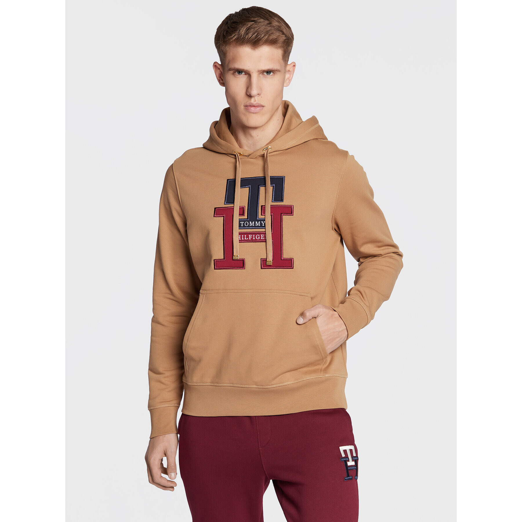 Tommy Hilfiger Суитшърт Lux Monogram MW0MW28187 Кафяв Regular Fit - Pepit.bg