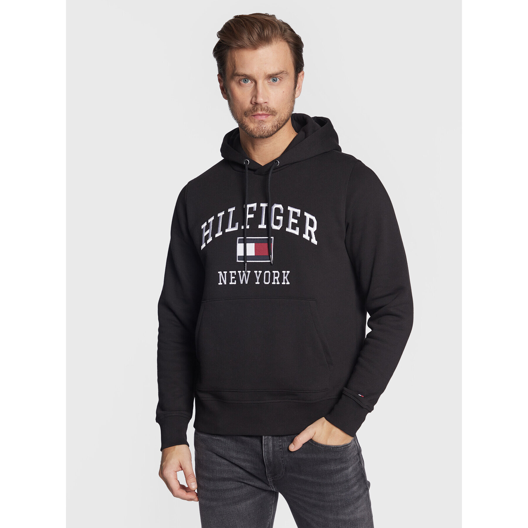 Tommy Hilfiger Суитшърт Modern Varsity MW0MW28173 Черен Regular Fit - Pepit.bg