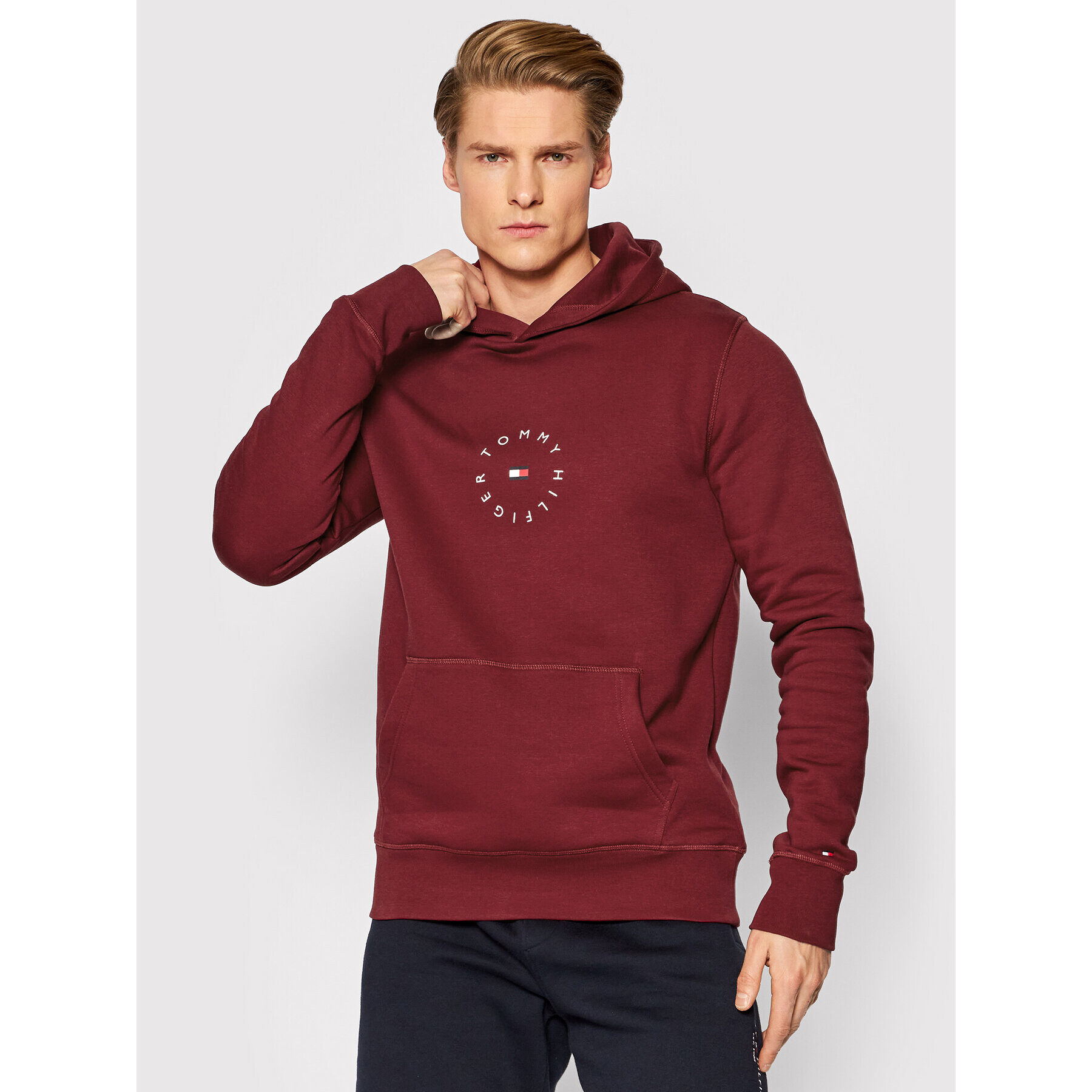 Tommy Hilfiger Суитшърт Roundall Graphic MW0MW22116 Бордо Regular Fit - Pepit.bg