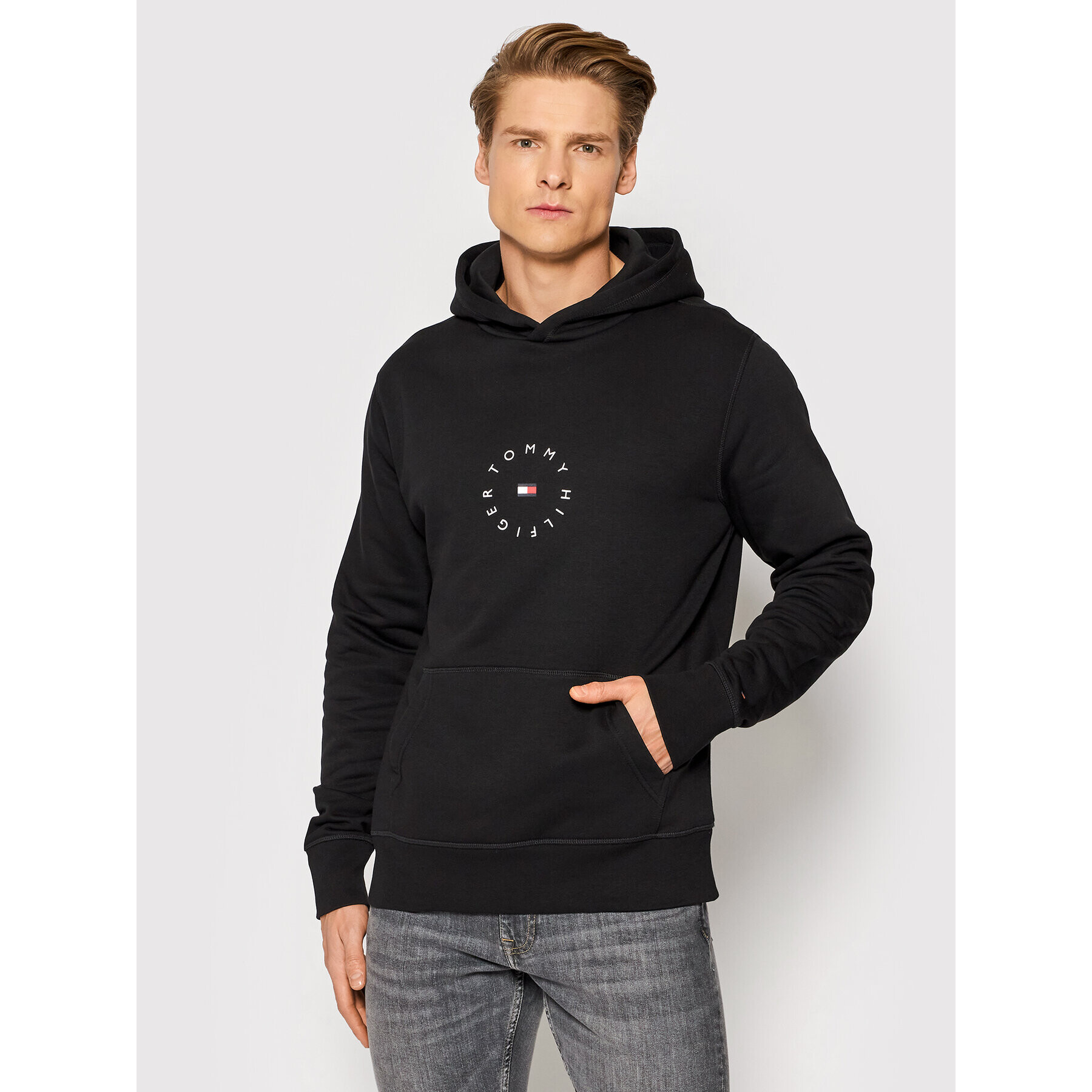 Tommy Hilfiger Суитшърт Roundall Graphic MW0MW22116 Черен Regular Fit - Pepit.bg