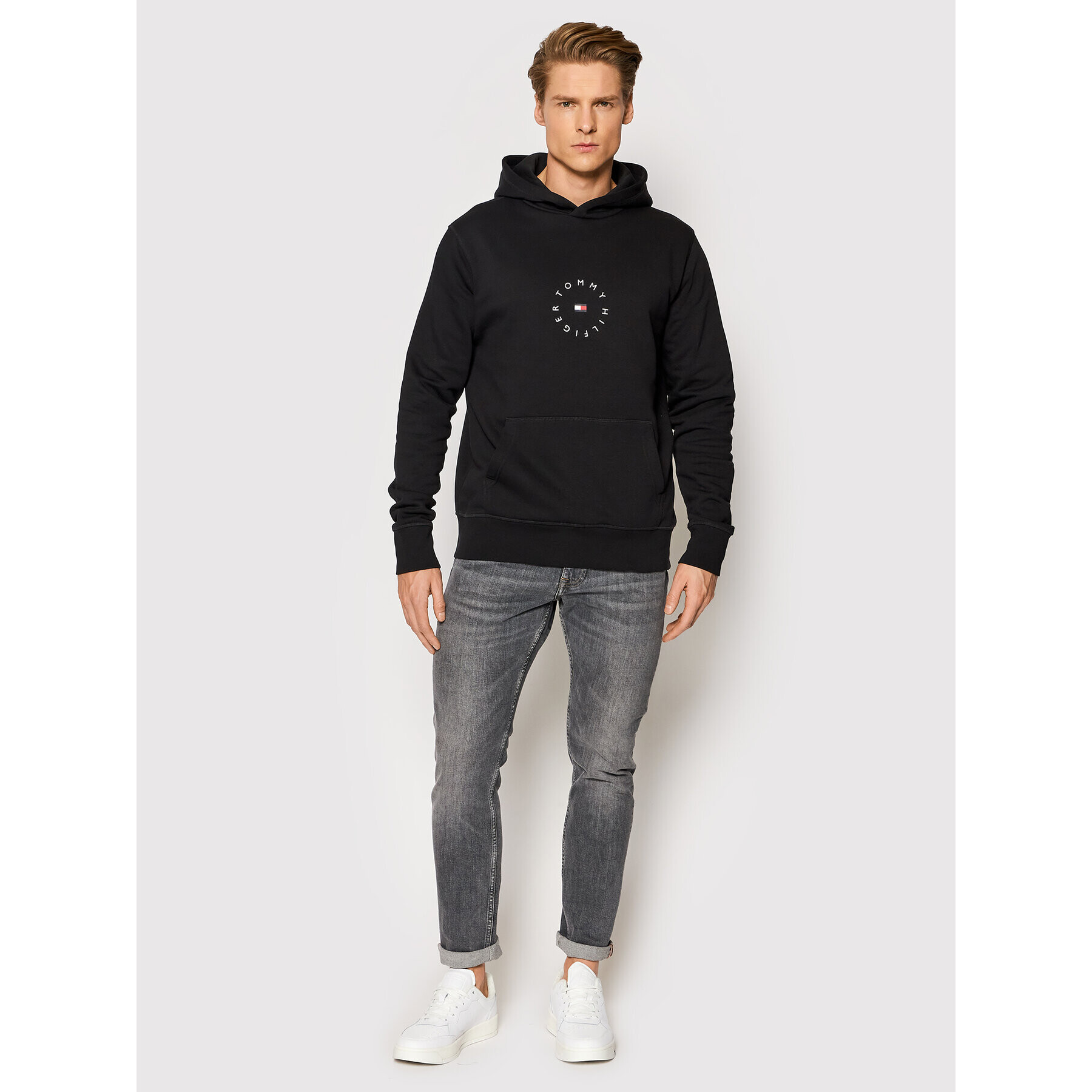 Tommy Hilfiger Суитшърт Roundall Graphic MW0MW22116 Черен Regular Fit - Pepit.bg