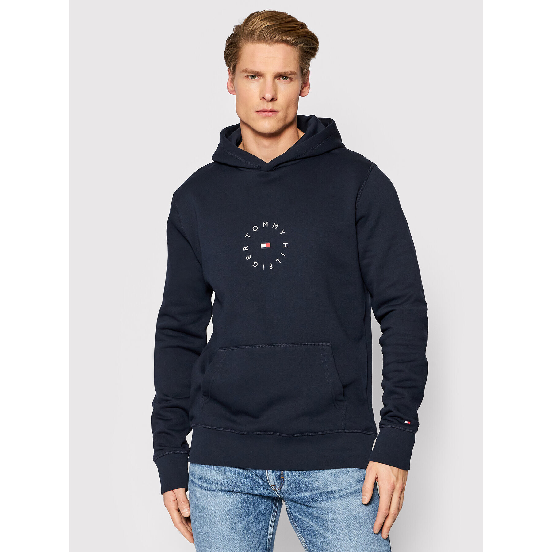 Tommy Hilfiger Суитшърт Roundall Graphic MW0MW22116 Тъмносин Regular Fit - Pepit.bg