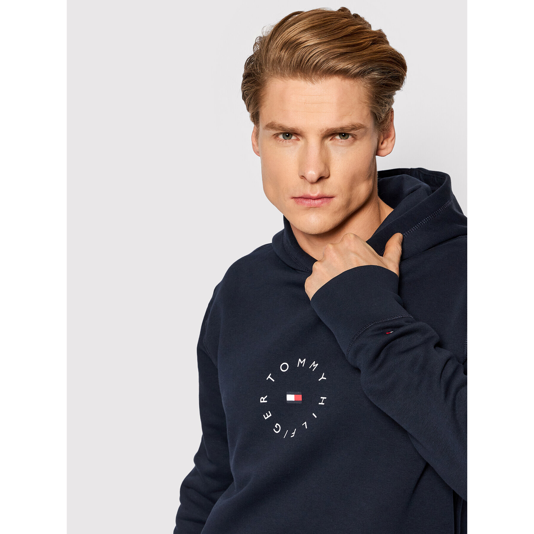 Tommy Hilfiger Суитшърт Roundall Graphic MW0MW22116 Тъмносин Regular Fit - Pepit.bg