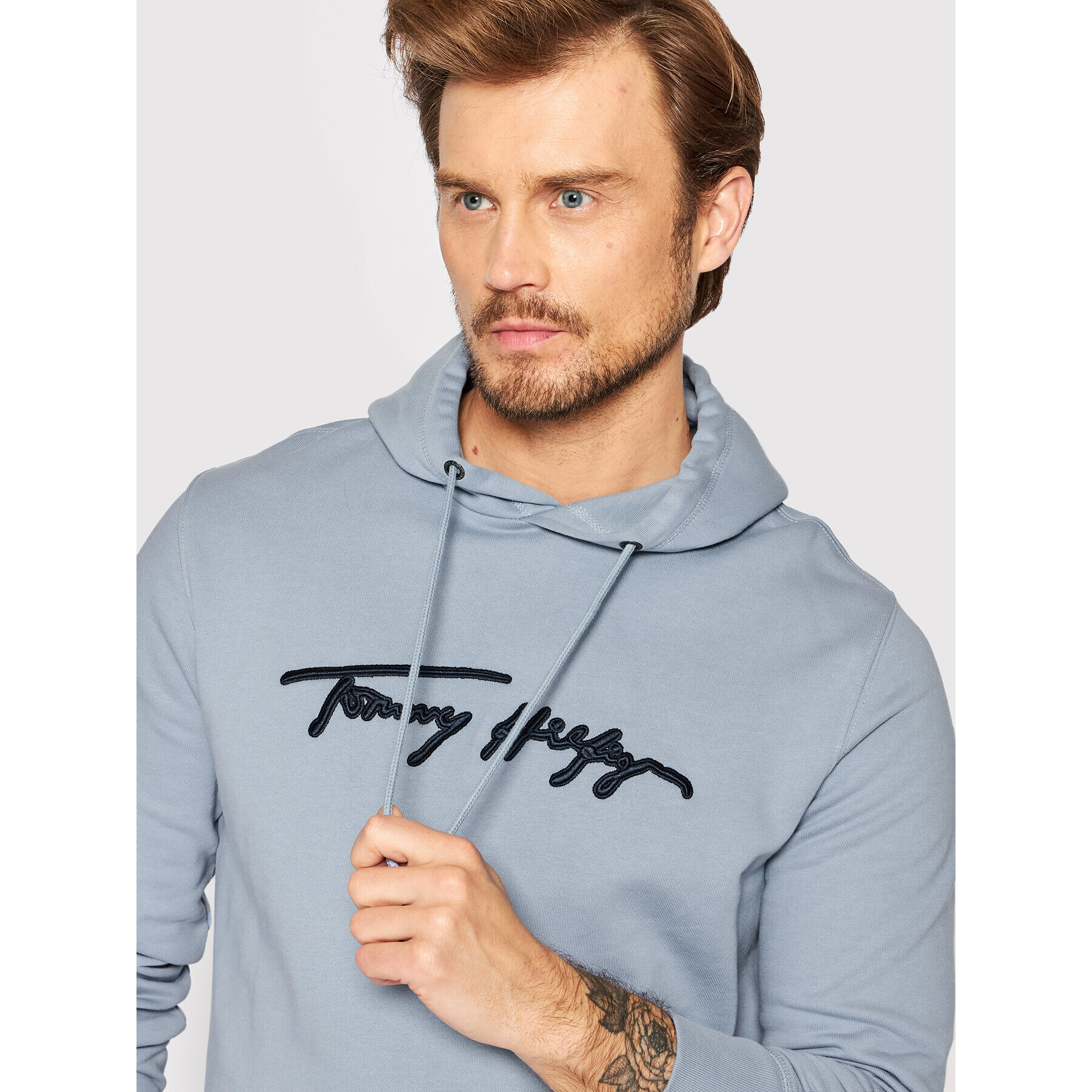 Tommy Hilfiger Суитшърт Signature Graphic MW0MW25057 Син Regular Fit - Pepit.bg