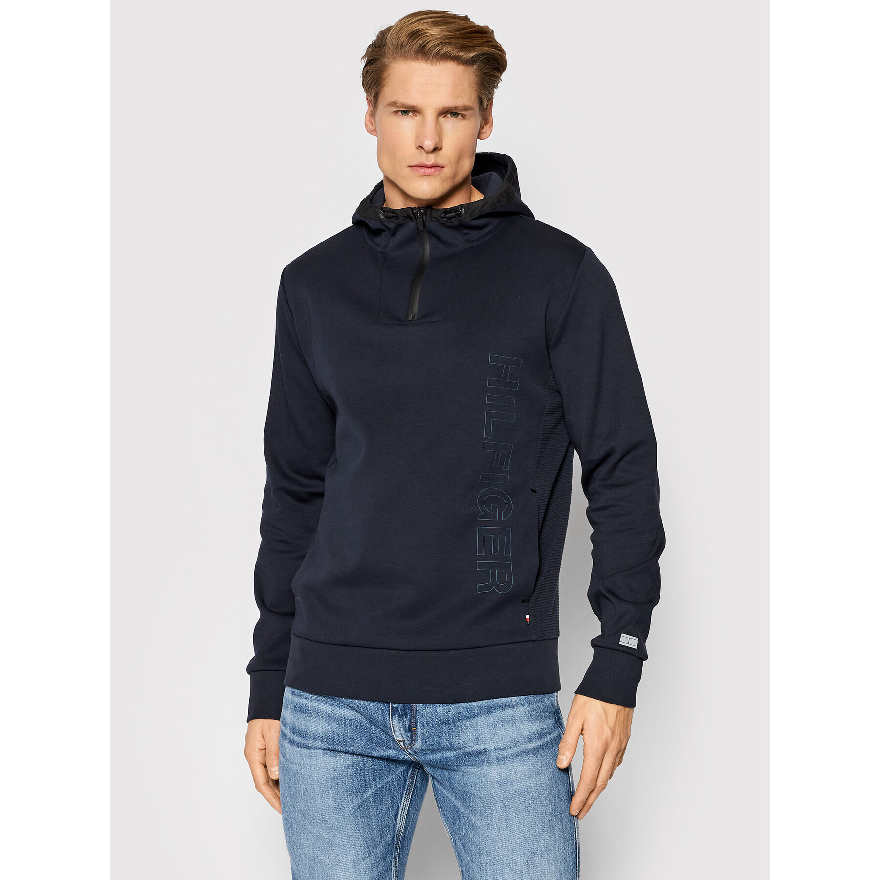 Tommy Hilfiger Суитшърт Tech Essentials Logo MW0MW21233 Тъмносин Regular Fit - Pepit.bg