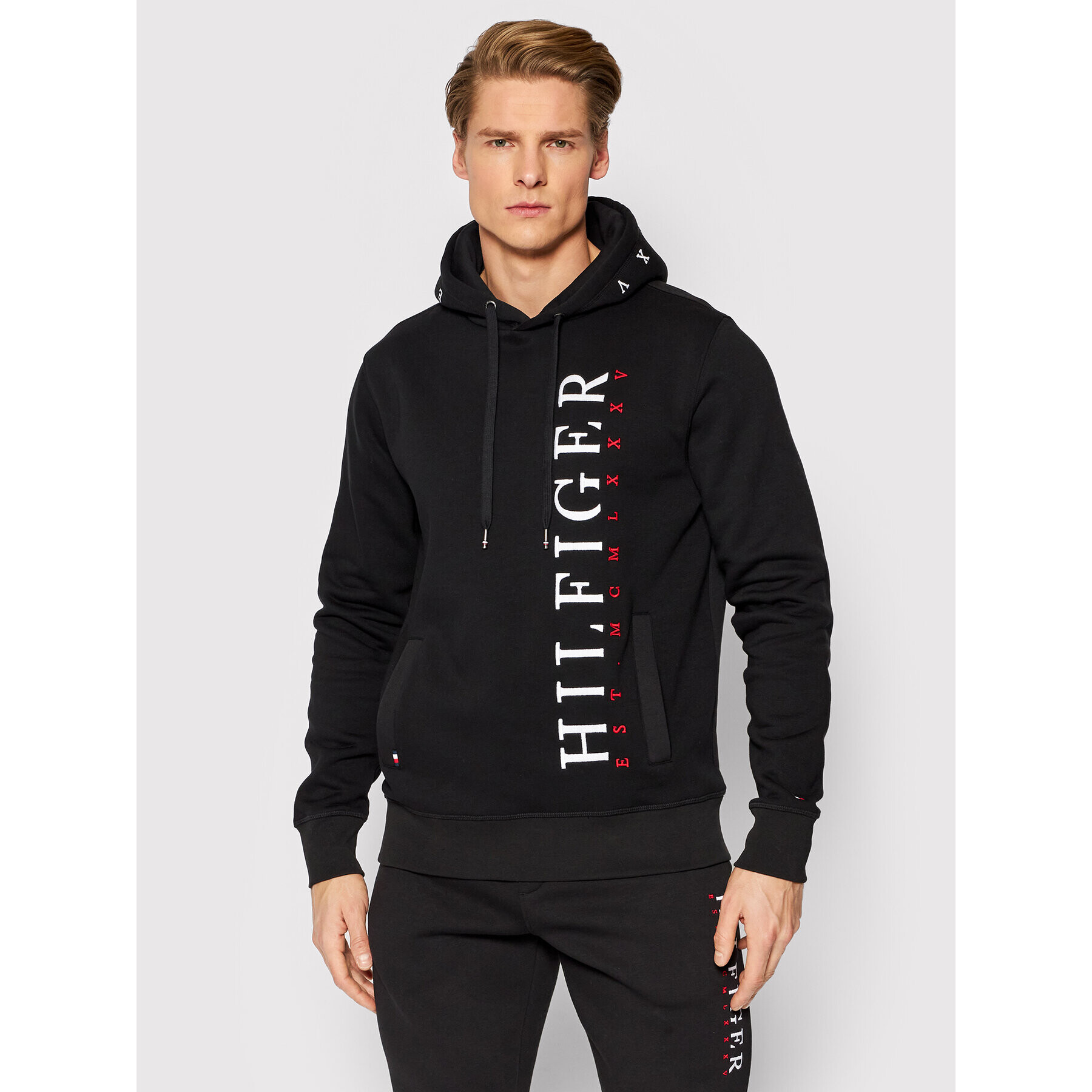 Tommy Hilfiger Суитшърт Vertical MW0MW22146 Черен Regular Fit - Pepit.bg