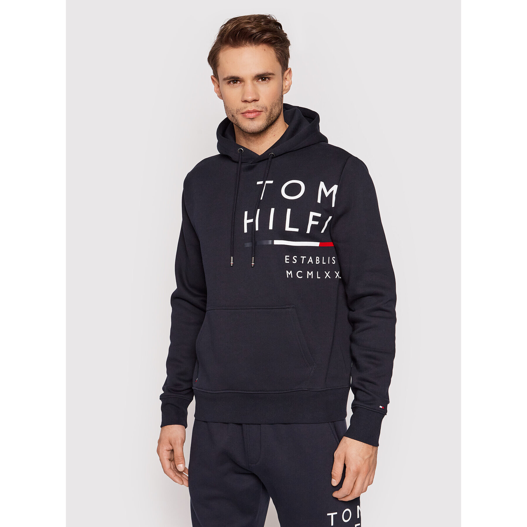 Tommy Hilfiger Суитшърт Wrap Around Graphic MW0MW20119 Тъмносин Regular Fit - Pepit.bg