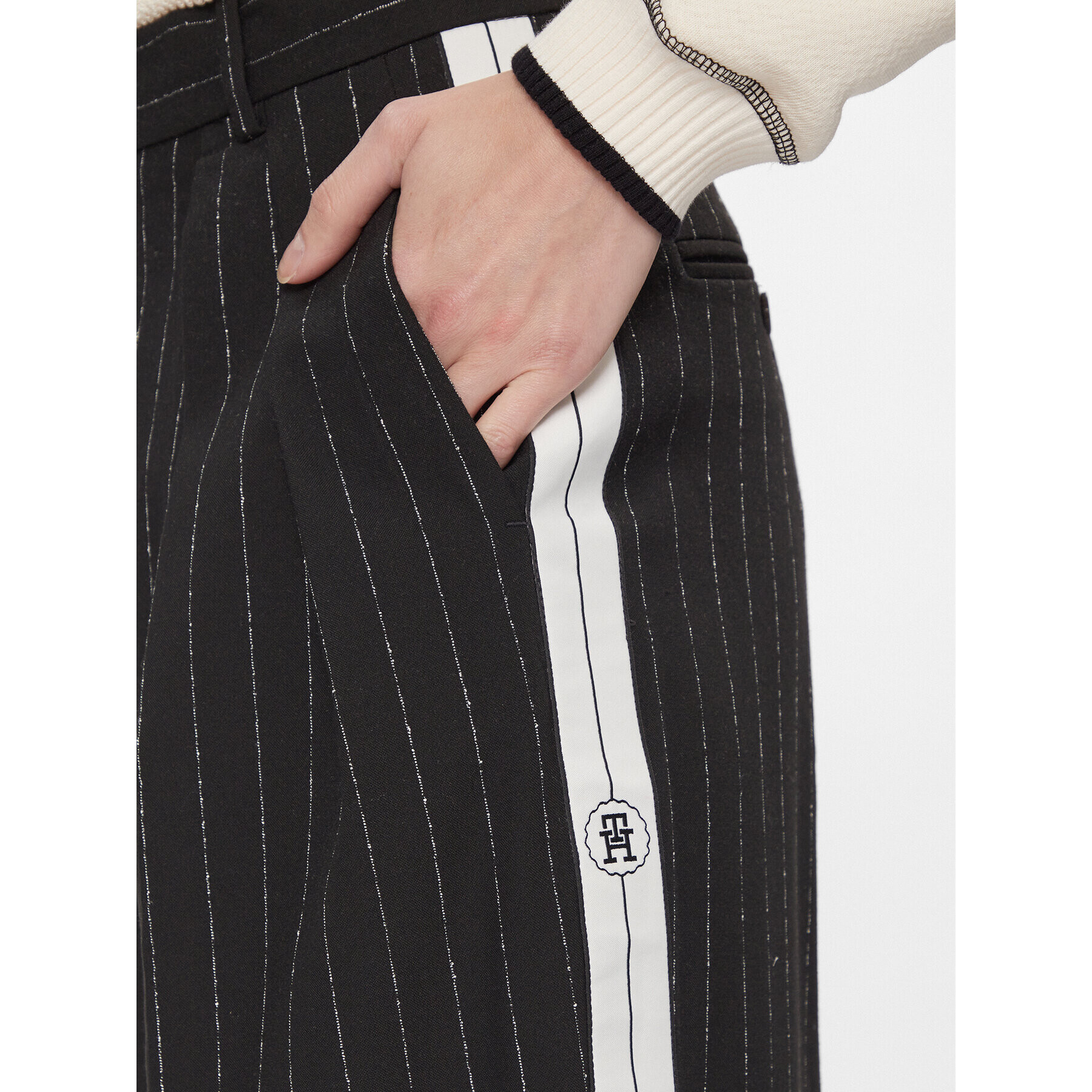 Tommy Hilfiger Текстилни панталони Relaxed Straight Pinstripe Pant WW0WW40513 Черен Straight Fit - Pepit.bg