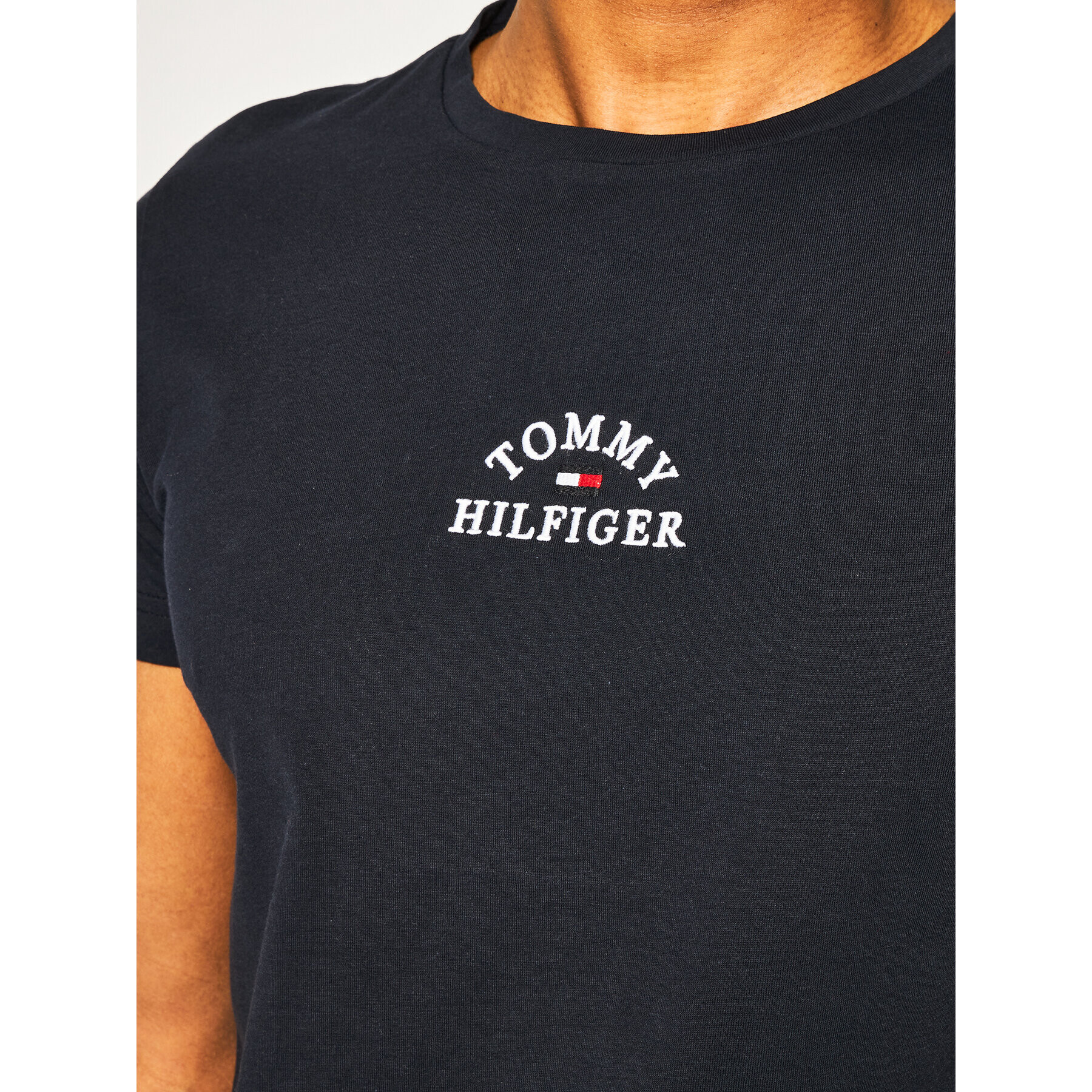 Tommy Hilfiger Тишърт Arch Tee MW0MW13756 Тъмносин Regular Fit - Pepit.bg