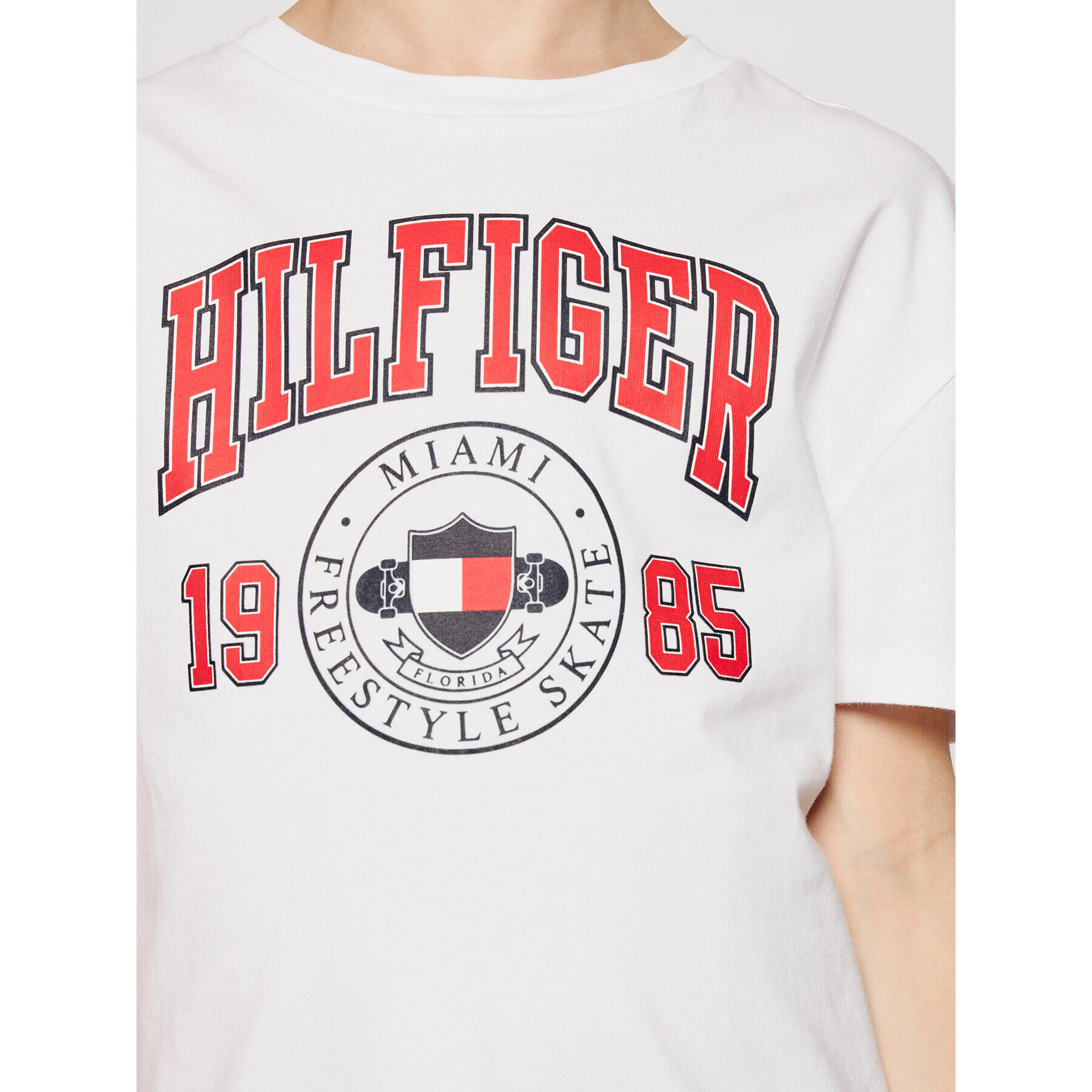 Tommy Hilfiger Тишърт Artwork KB0KB06519 D Бял Regular Fit - Pepit.bg