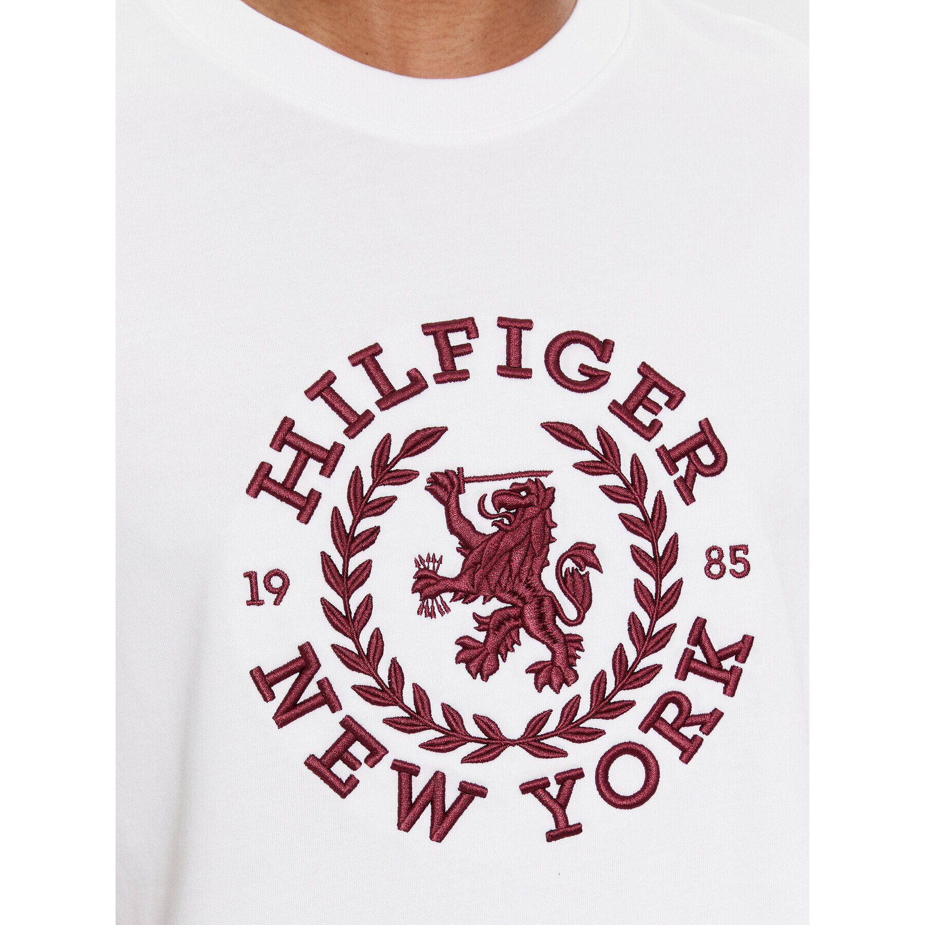 Tommy Hilfiger Тишърт Big Icon Crest Tee MW0MW33682 Бял Regular Fit - Pepit.bg