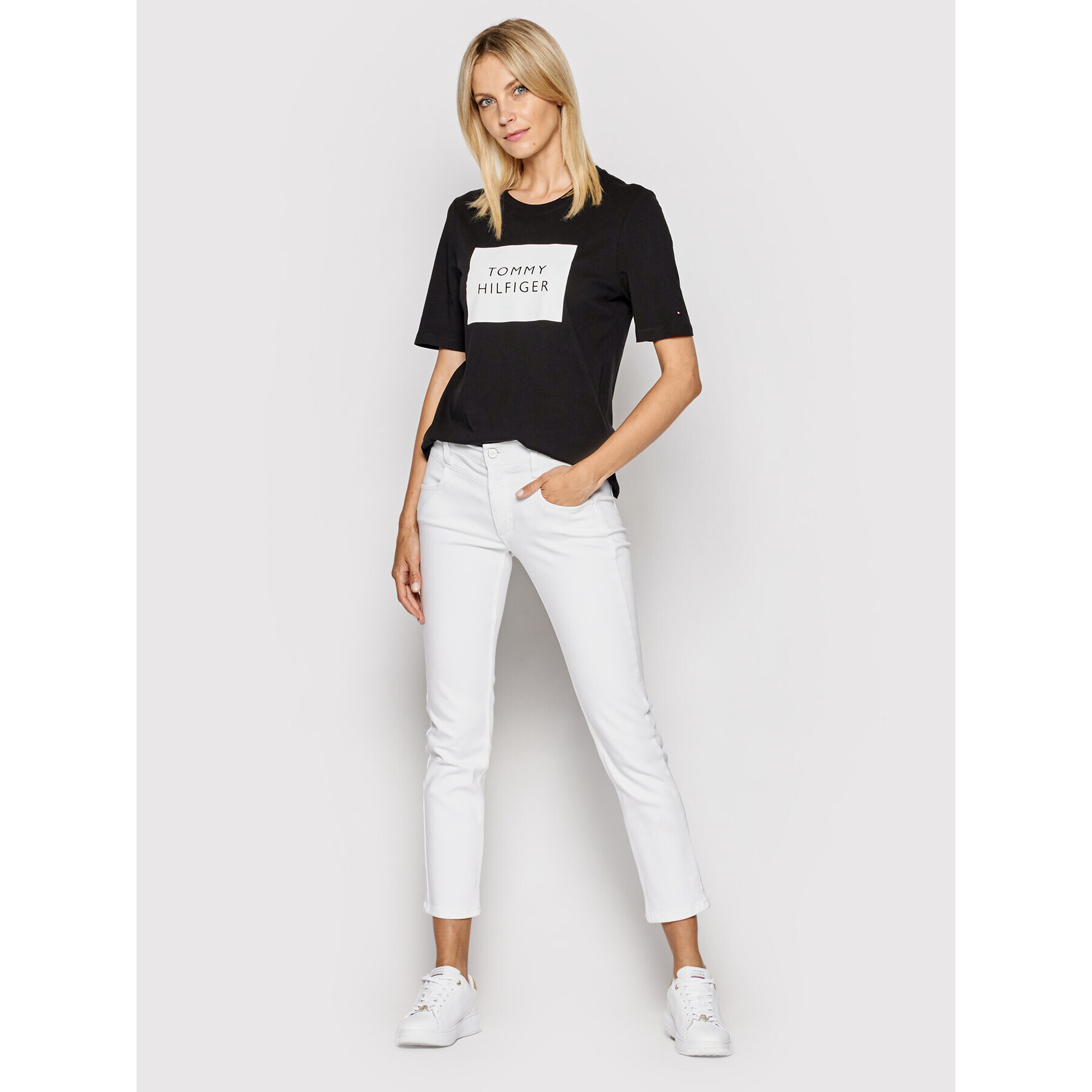Tommy Hilfiger Тишърт Box C-Nk WW0WW30986 Черен Regular Fit - Pepit.bg