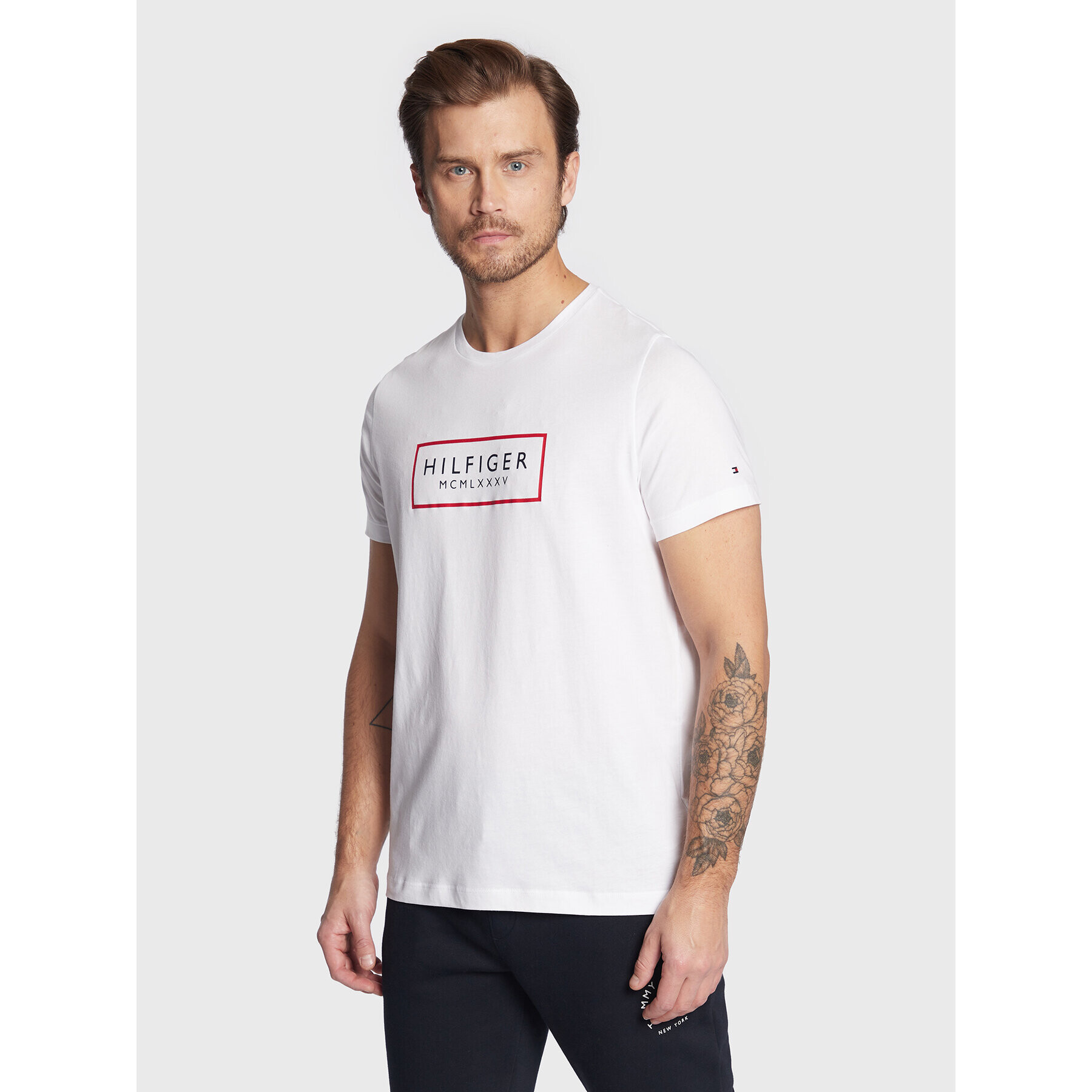 Tommy Hilfiger Тишърт Box Outline MW0MW28217 Бял Slim Fit - Pepit.bg