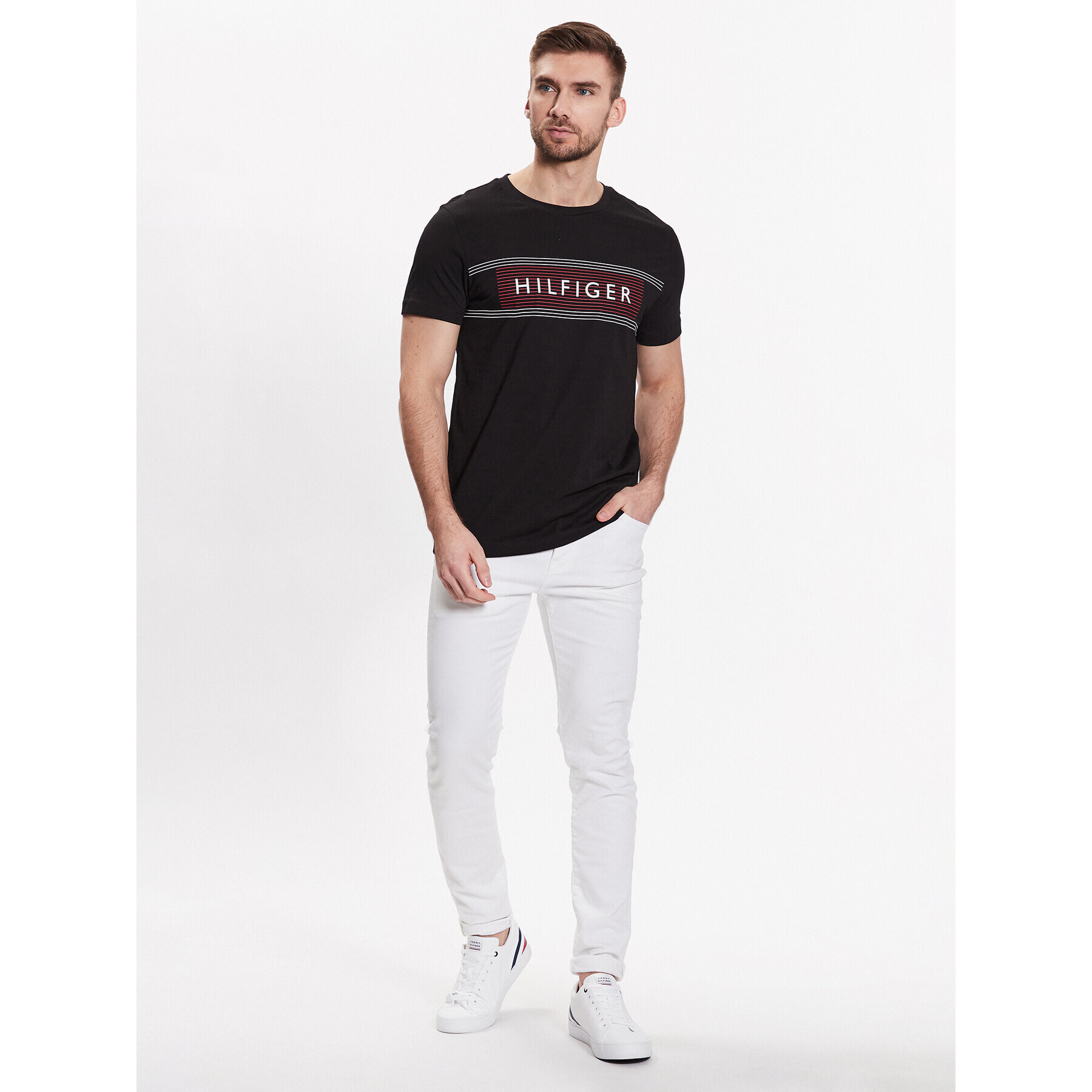 Tommy Hilfiger Тишърт Brand Love Chest MW0MW30035 Черен Slim Fit - Pepit.bg