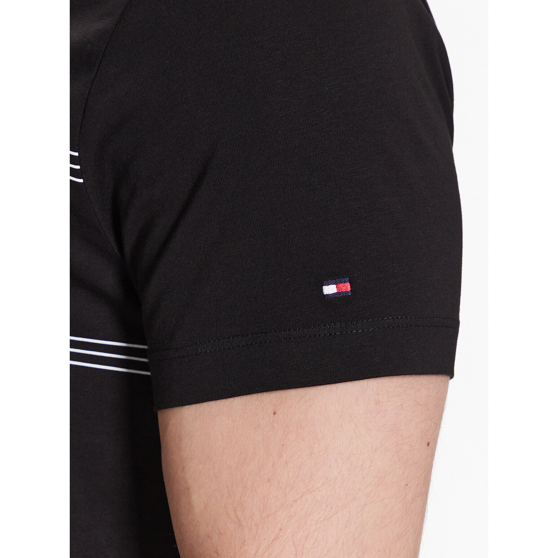 Tommy Hilfiger Тишърт Brand Love Chest MW0MW30035 Черен Slim Fit - Pepit.bg