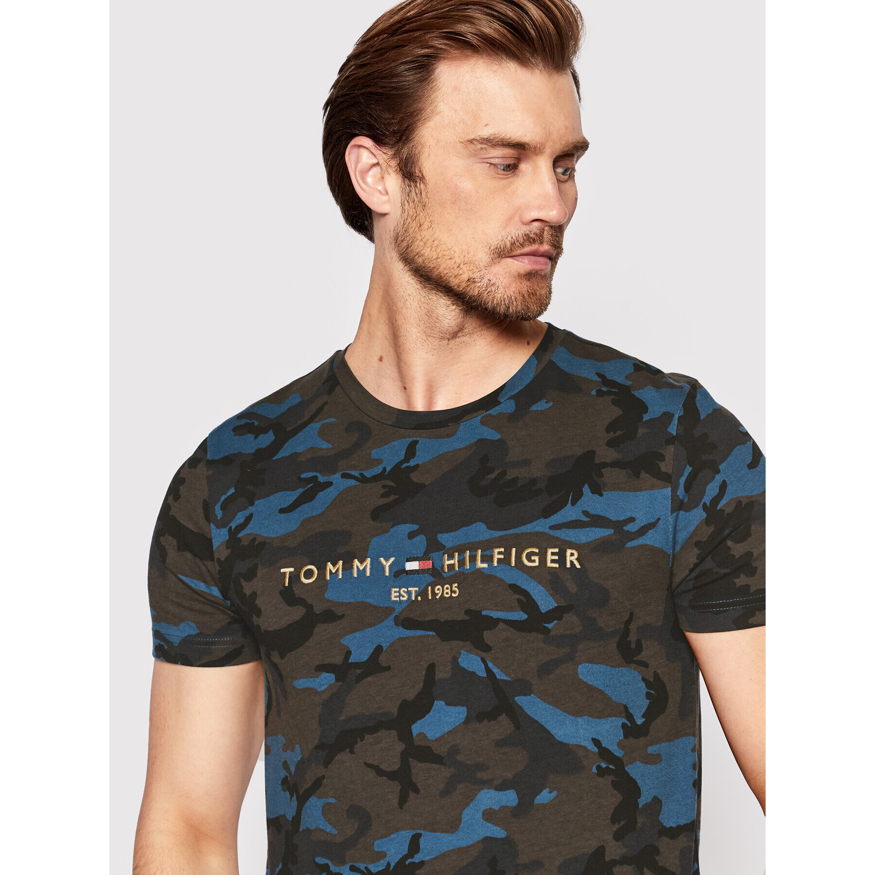 Tommy Hilfiger Тишърт Camo Logo MW0MW24545 Тъмносин Regular Fit - Pepit.bg