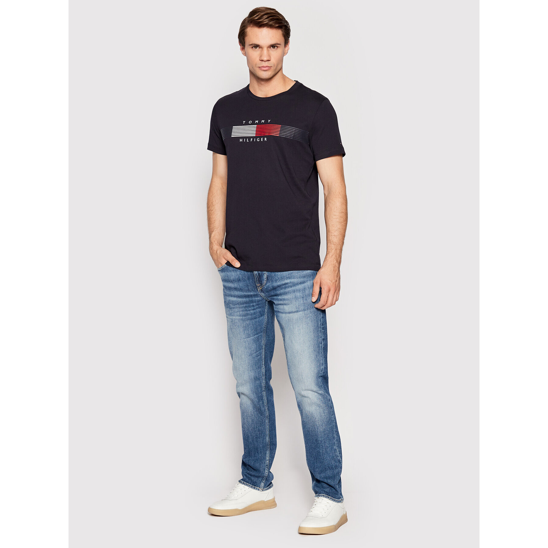 Tommy Hilfiger Тишърт Chest Corp Stripe Graphic MW0MW25612 Тъмносин Slim Fit - Pepit.bg