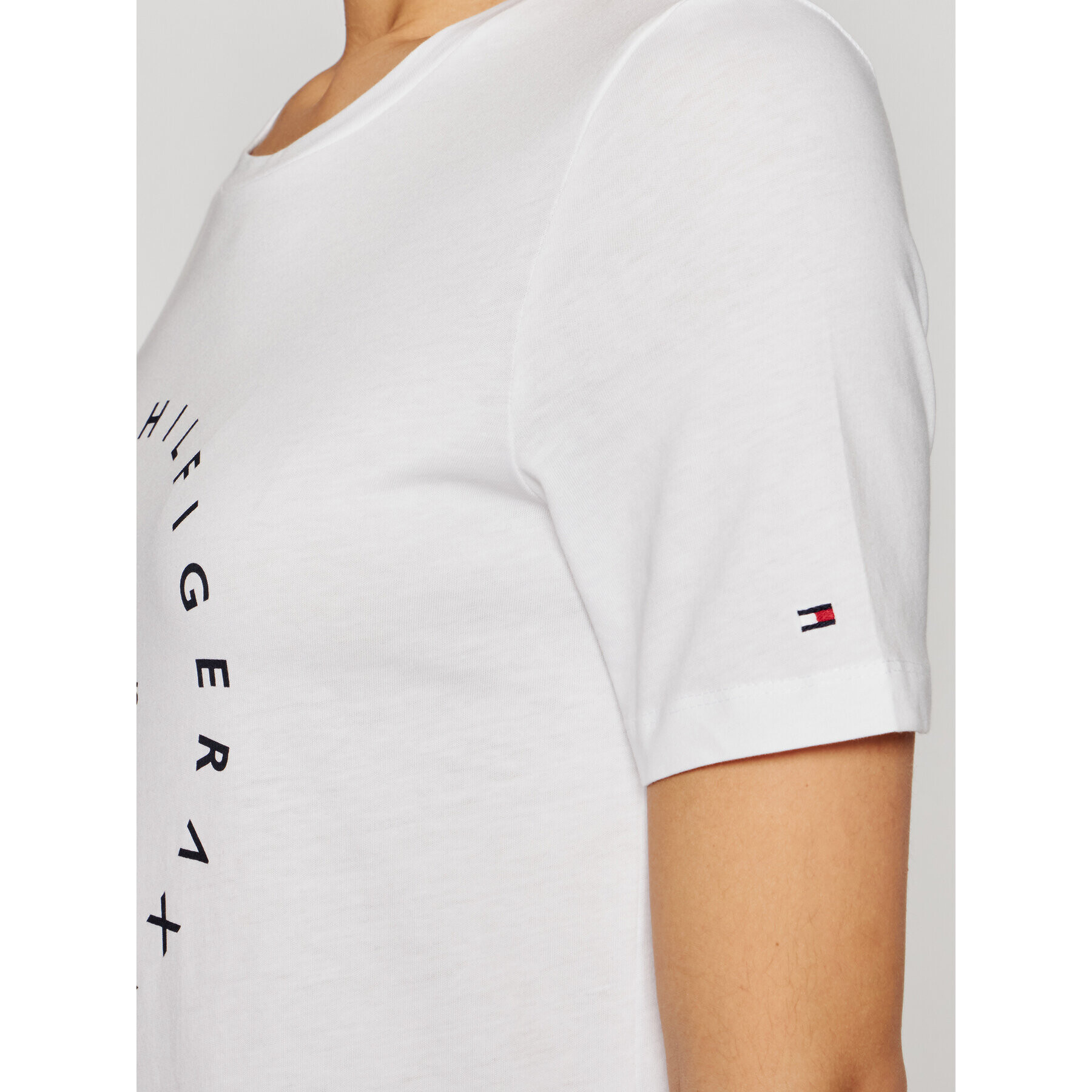Tommy Hilfiger Тишърт Circle C-Nk WW0WW29584 Бял Regular Fit - Pepit.bg