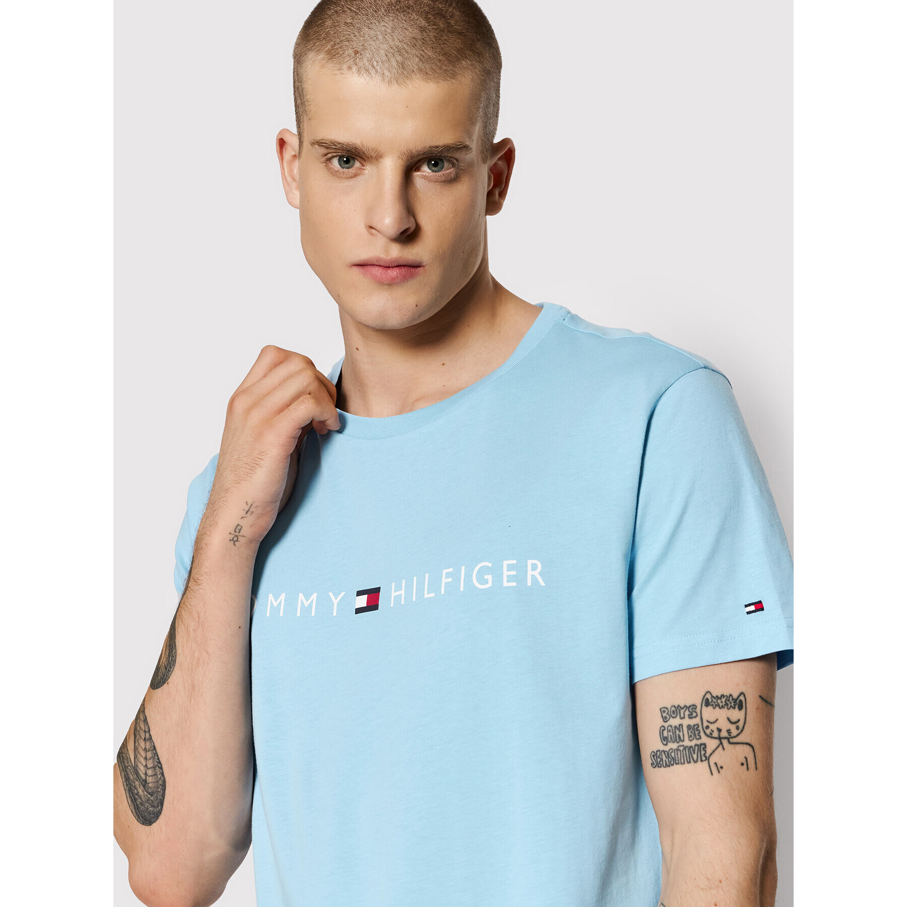 Tommy Hilfiger Тишърт Cn SS Logo UM0UM01434 Син Regular Fit - Pepit.bg