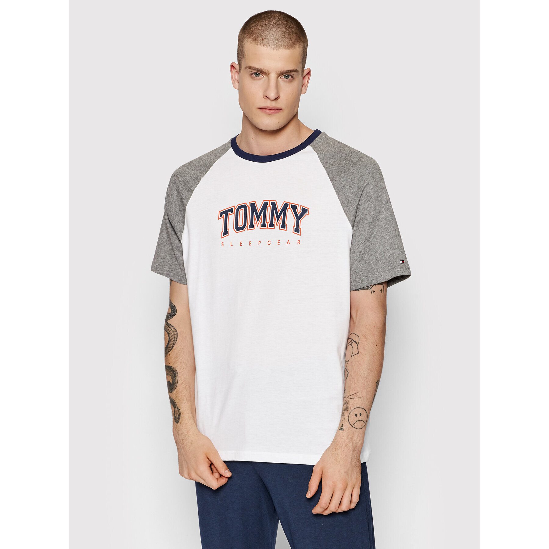 Tommy Hilfiger Тишърт Cn Ss Logo UM0UM02351 Бял Regular Fit - Pepit.bg