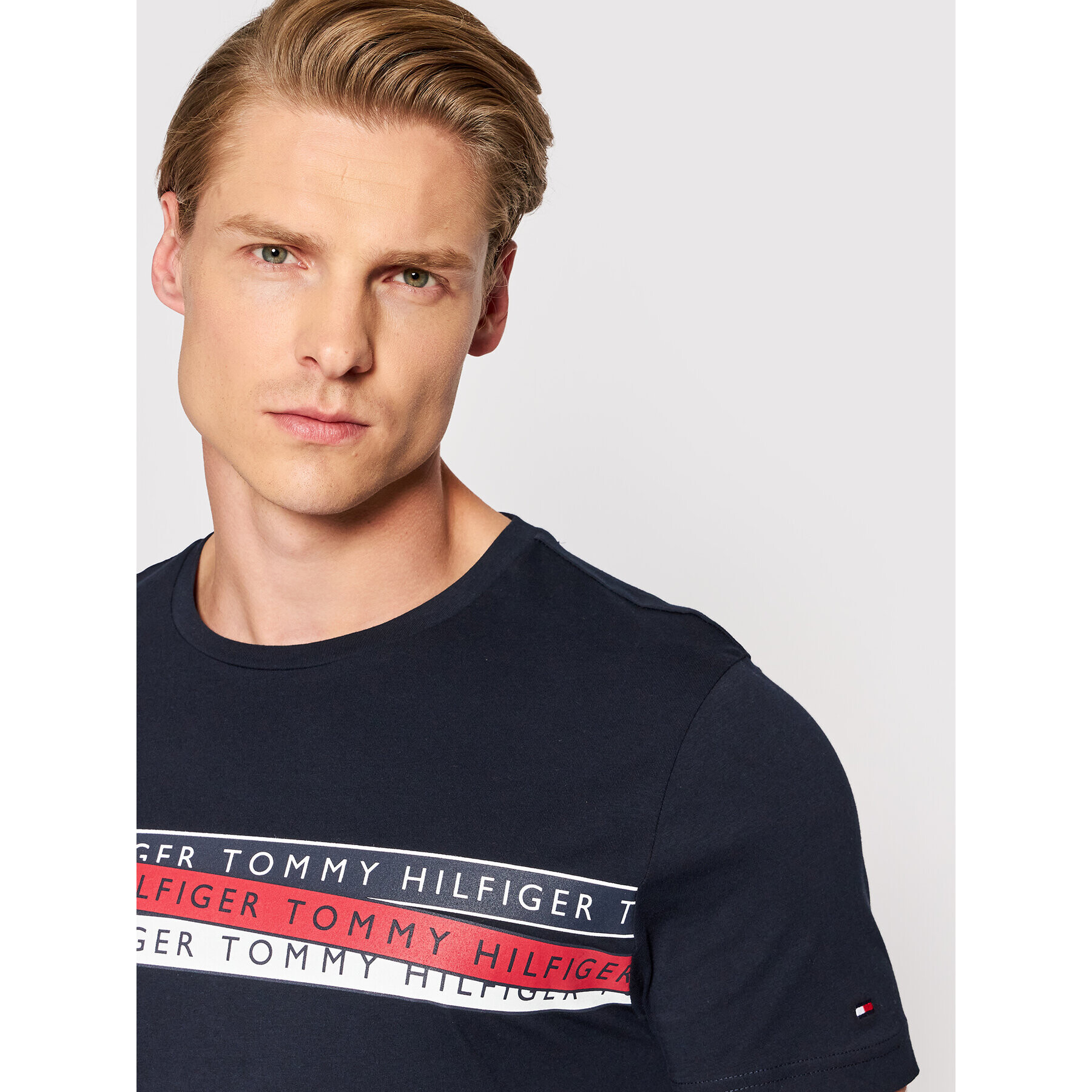 Tommy Hilfiger Тишърт Corp Chest Taping MW0MW24549 Тъмносин Regular Fit - Pepit.bg