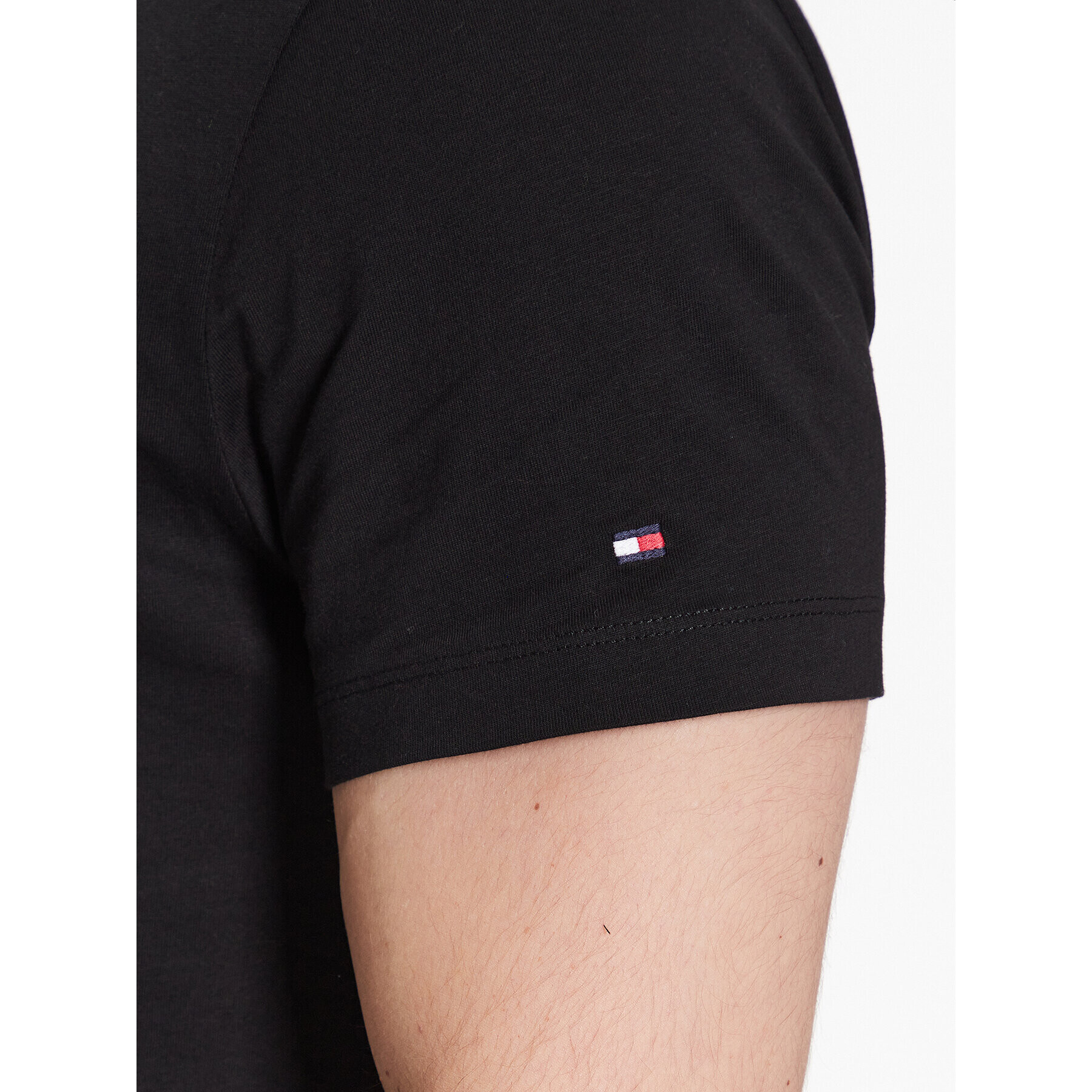 Tommy Hilfiger Тишърт Curve Logo MW0MW30034 Черен Slim Fit - Pepit.bg