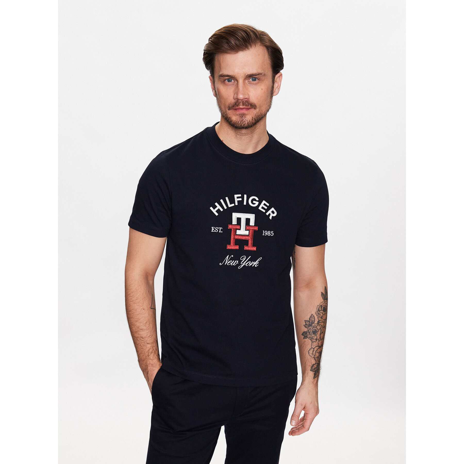 Tommy Hilfiger Тишърт Curved Monogram MW0MW30043 Тъмносин Regular Fit - Pepit.bg