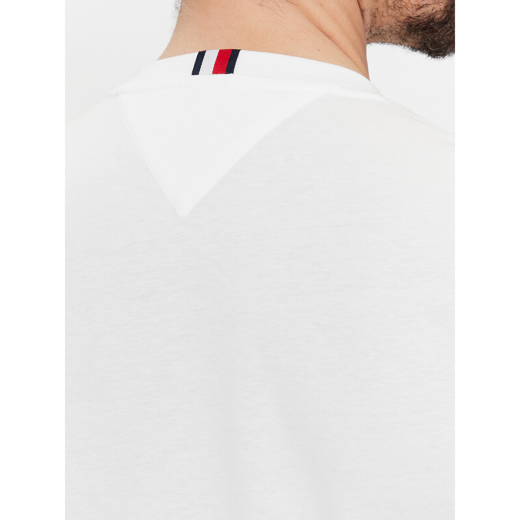 Tommy Hilfiger Тишърт Emblem MW0MW33687 Бял Slim Fit - Pepit.bg