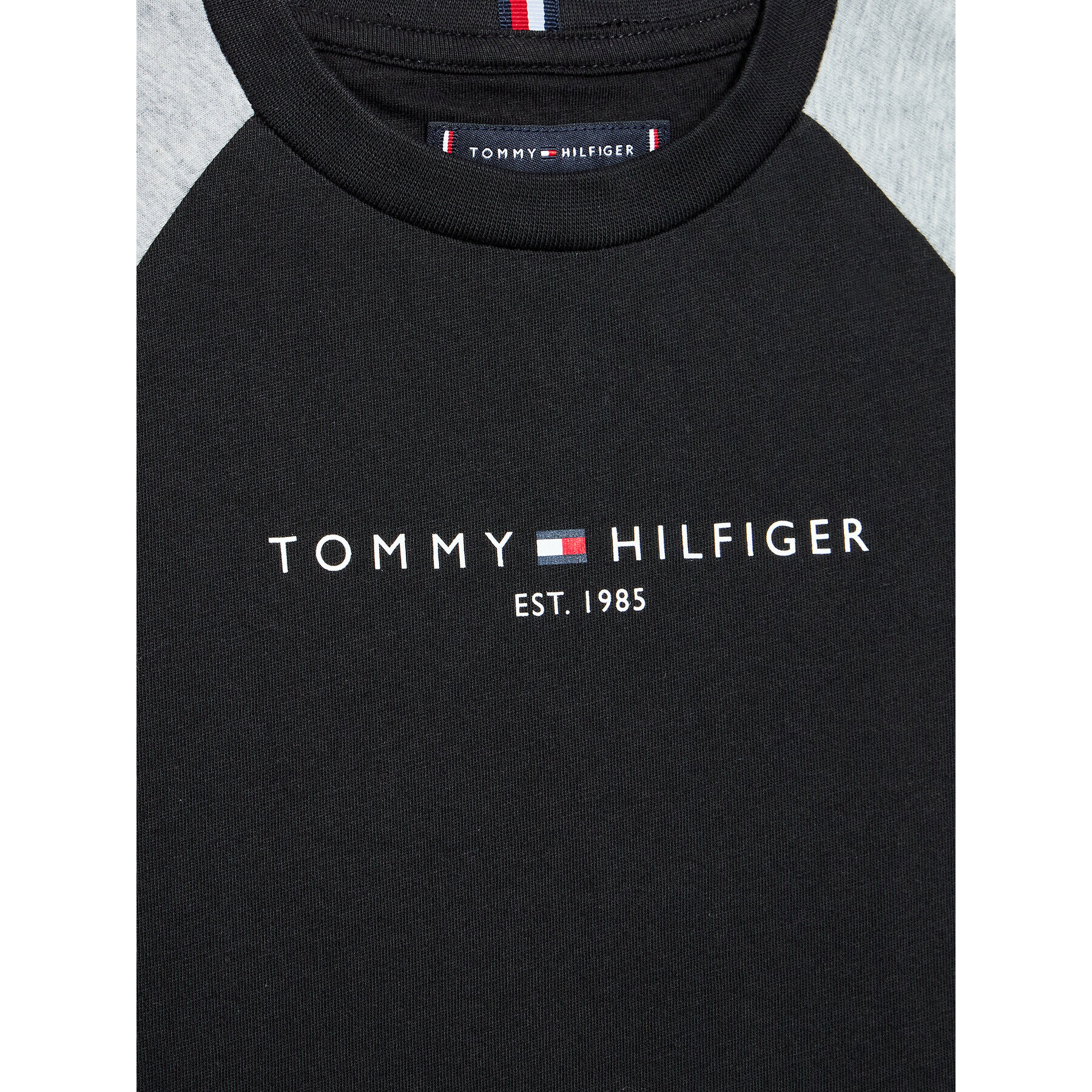 Tommy Hilfiger Тишърт Essential KB0KB07754 D Черен Regular Fit - Pepit.bg