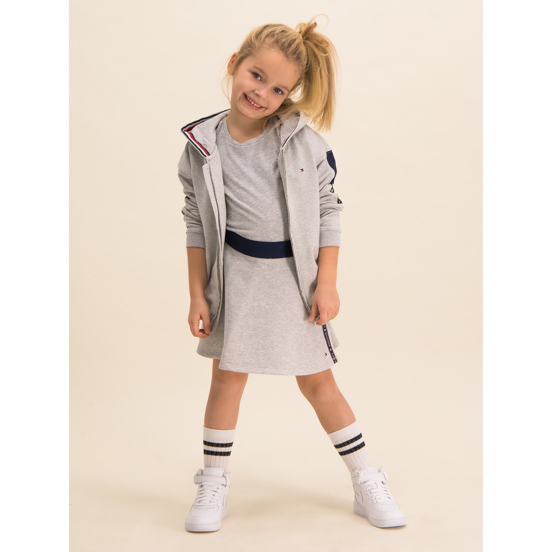 Tommy Hilfiger Тишърт Essential KG0KG04869 D Сив Regular Fit - Pepit.bg