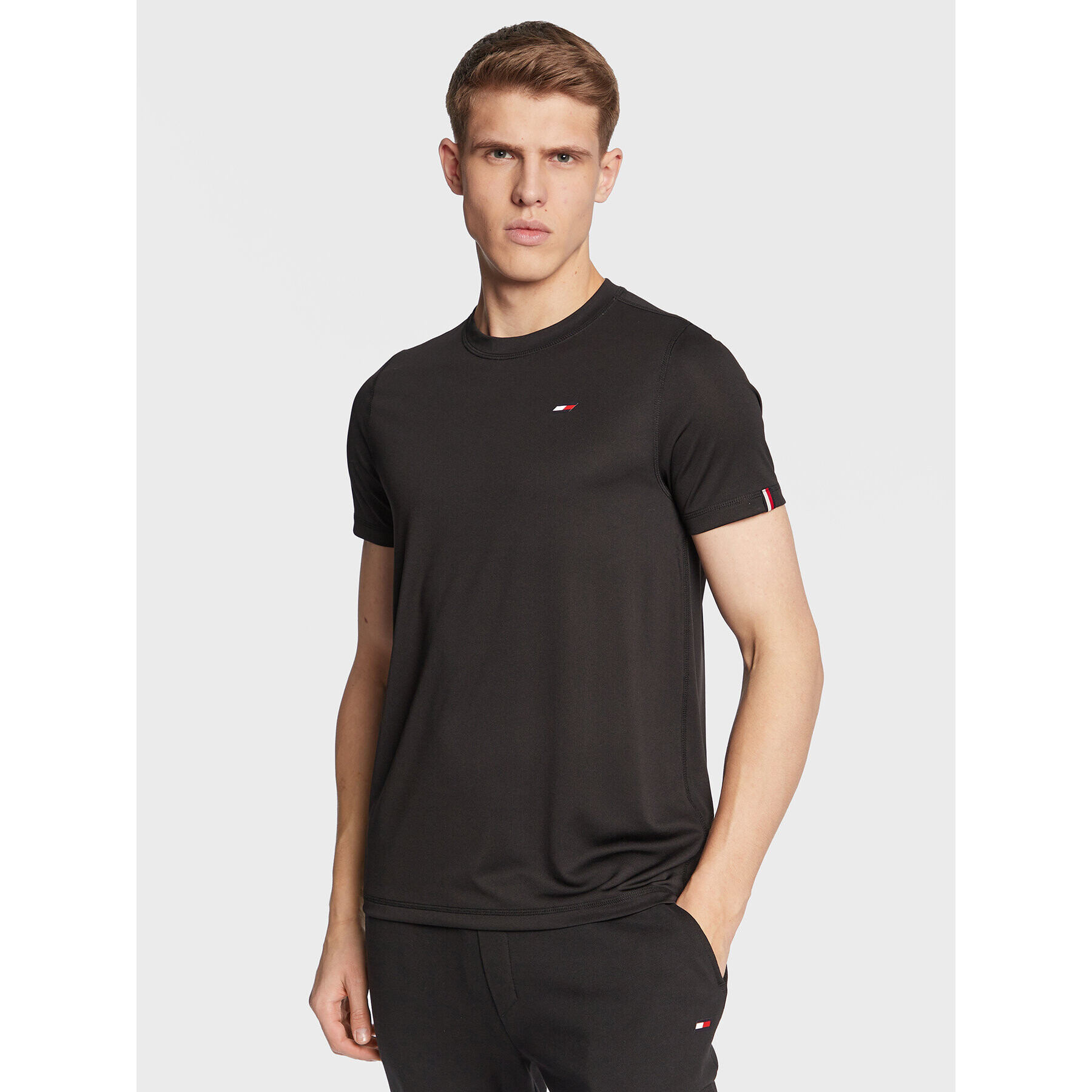 Tommy Hilfiger Тишърт Essential Training MW0MW27936 Черен Regular Fit - Pepit.bg