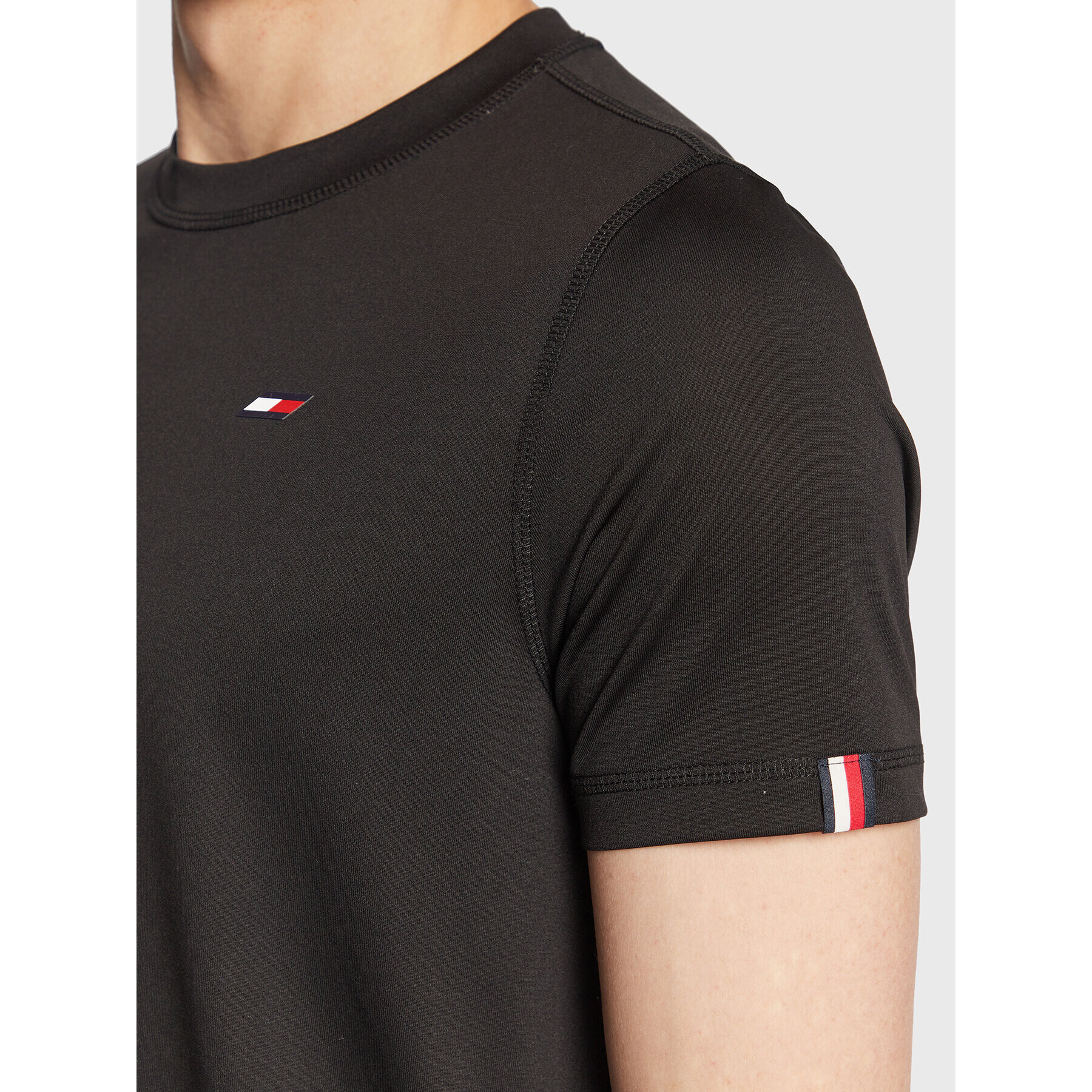 Tommy Hilfiger Тишърт Essential Training MW0MW27936 Черен Regular Fit - Pepit.bg