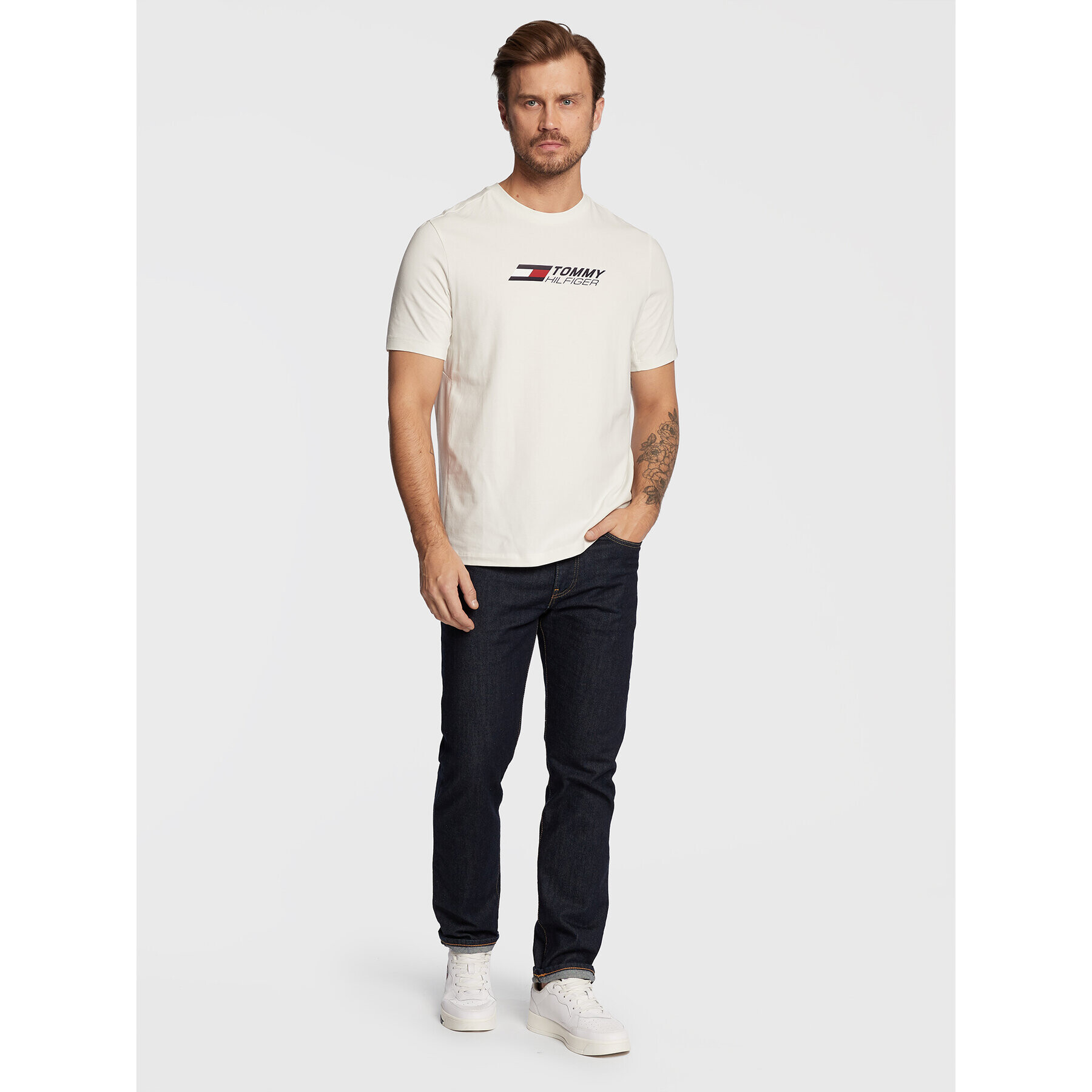 Tommy Hilfiger Тишърт Essentials MW0MW27933 Бял Regular Fit - Pepit.bg