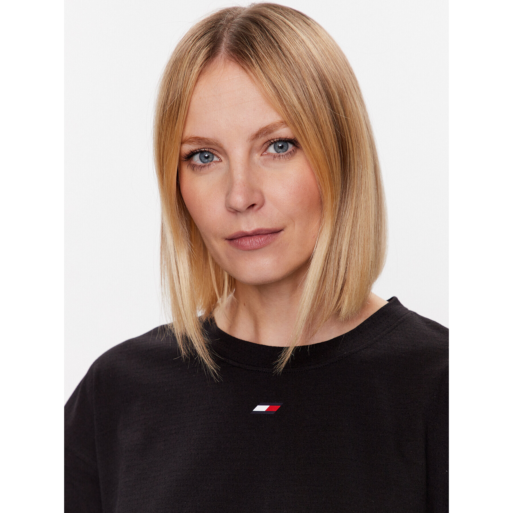 Tommy Hilfiger Тишърт Essentials S10S101670 Черен Cropped Fit - Pepit.bg