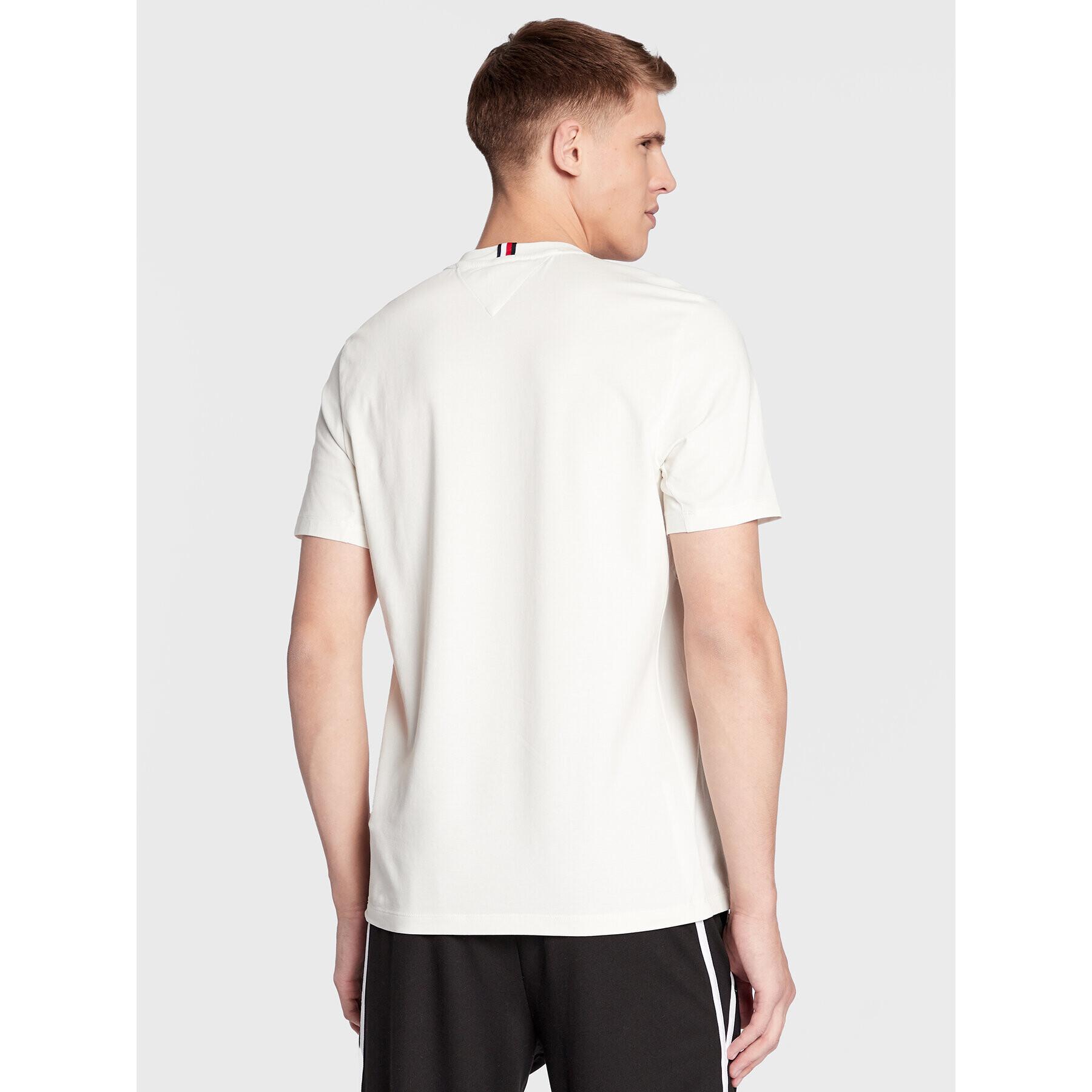Tommy Hilfiger Тишърт Essentials Small Logo MW0MW27934 Бял Regular Fit - Pepit.bg