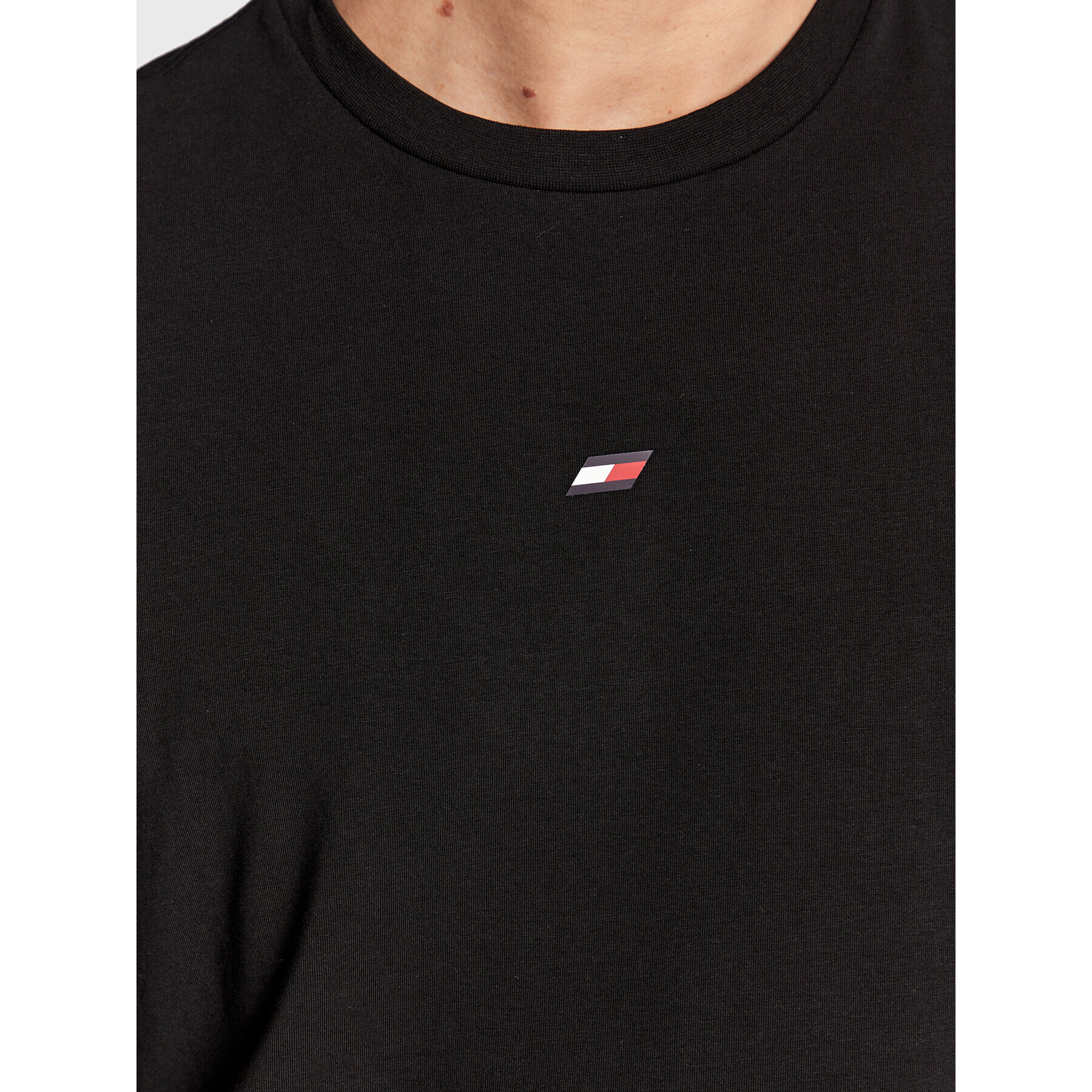 Tommy Hilfiger Тишърт Essentials Small Logo MW0MW27934 Черен Regular Fit - Pepit.bg