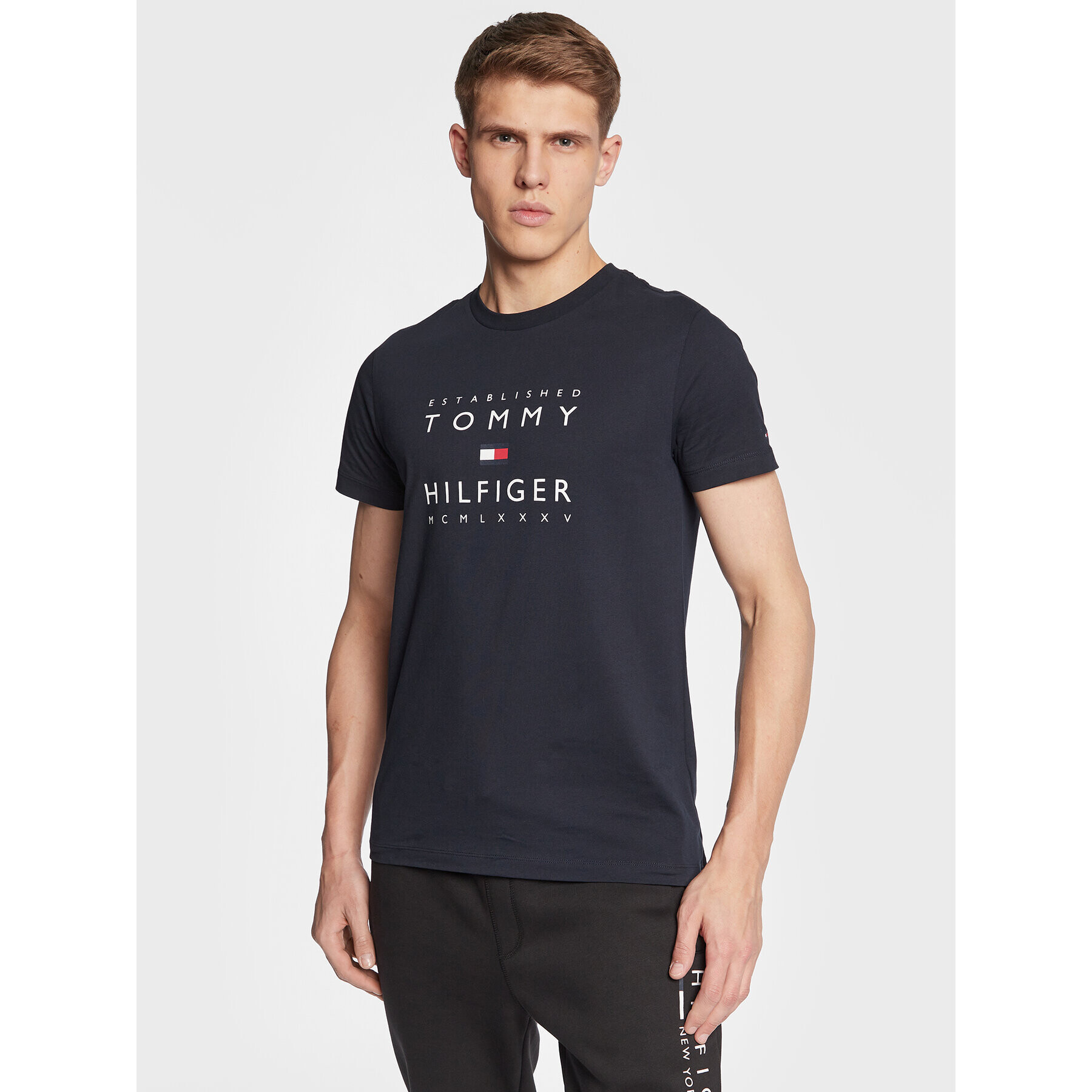 Tommy Hilfiger Тишърт Established Stacked MW0MW29377 Тъмносин Regular Fit - Pepit.bg