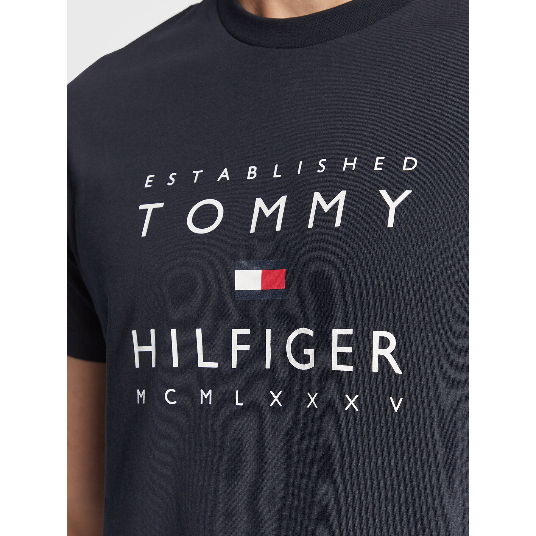 Tommy Hilfiger Тишърт Established Stacked MW0MW29377 Тъмносин Regular Fit - Pepit.bg